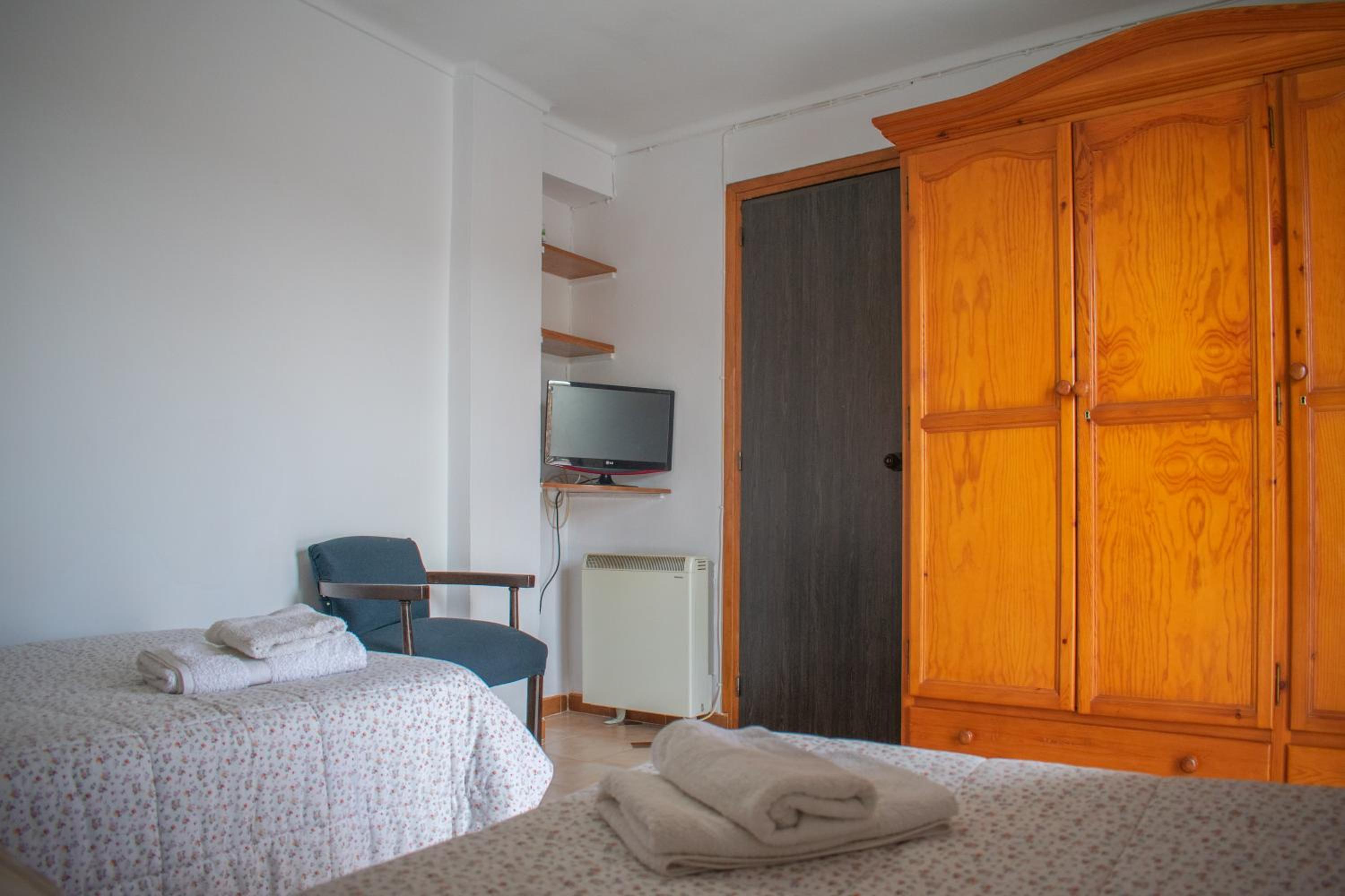 Four-Bedroom House - Photo 25
