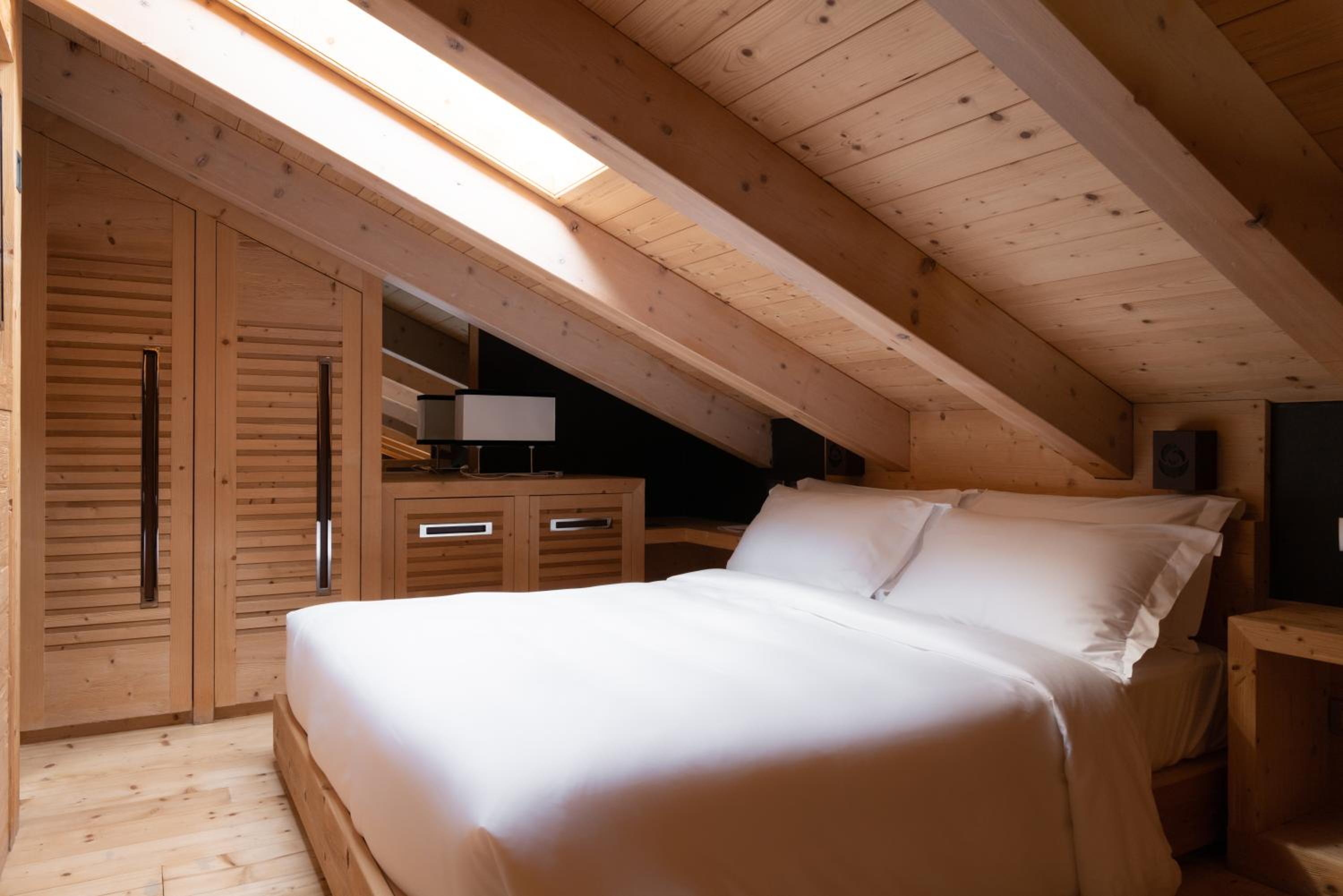 Loft Deluxe Room photo 2