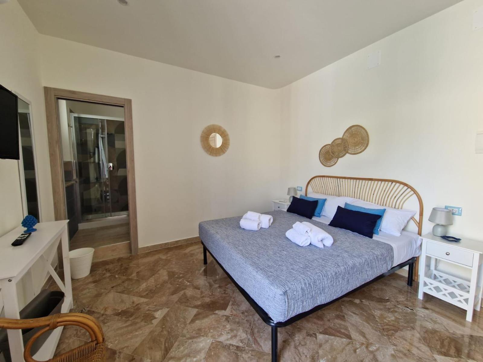 Double Room with Balcony photo 2