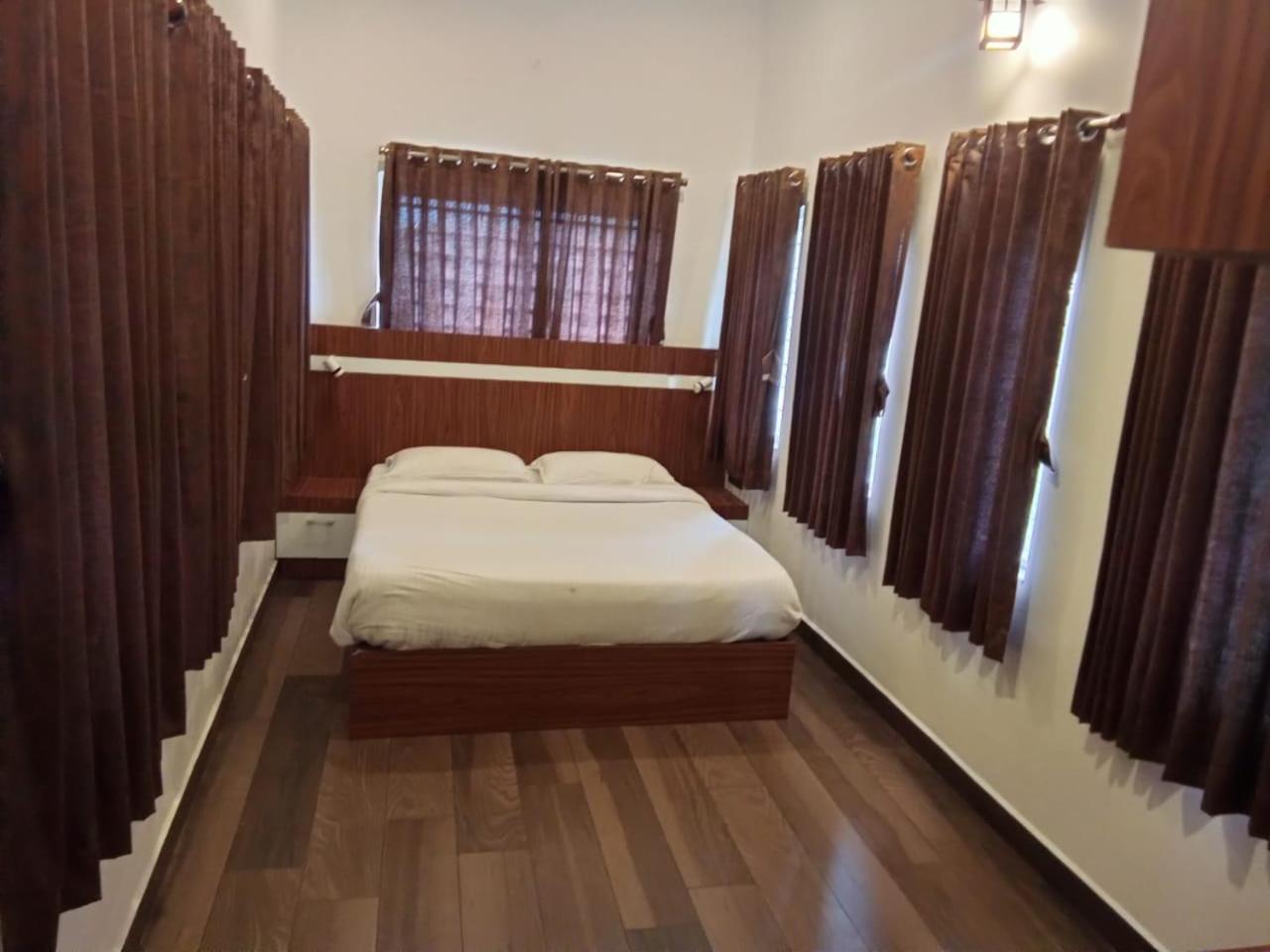 Three-Bedroom Bungalow photo 1