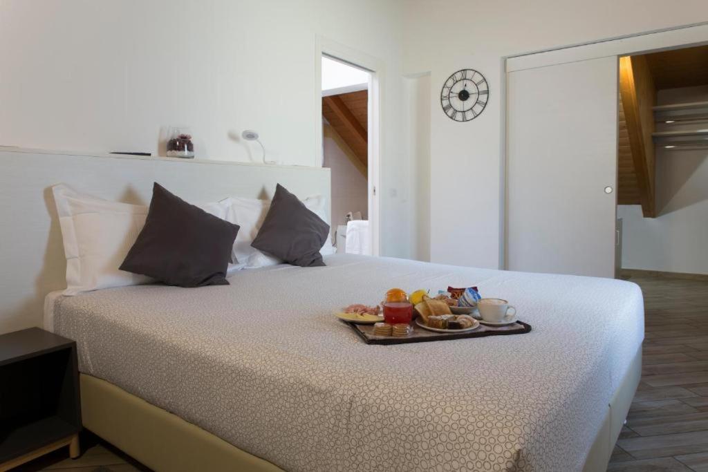Queen Room with Spa Bath photo 1