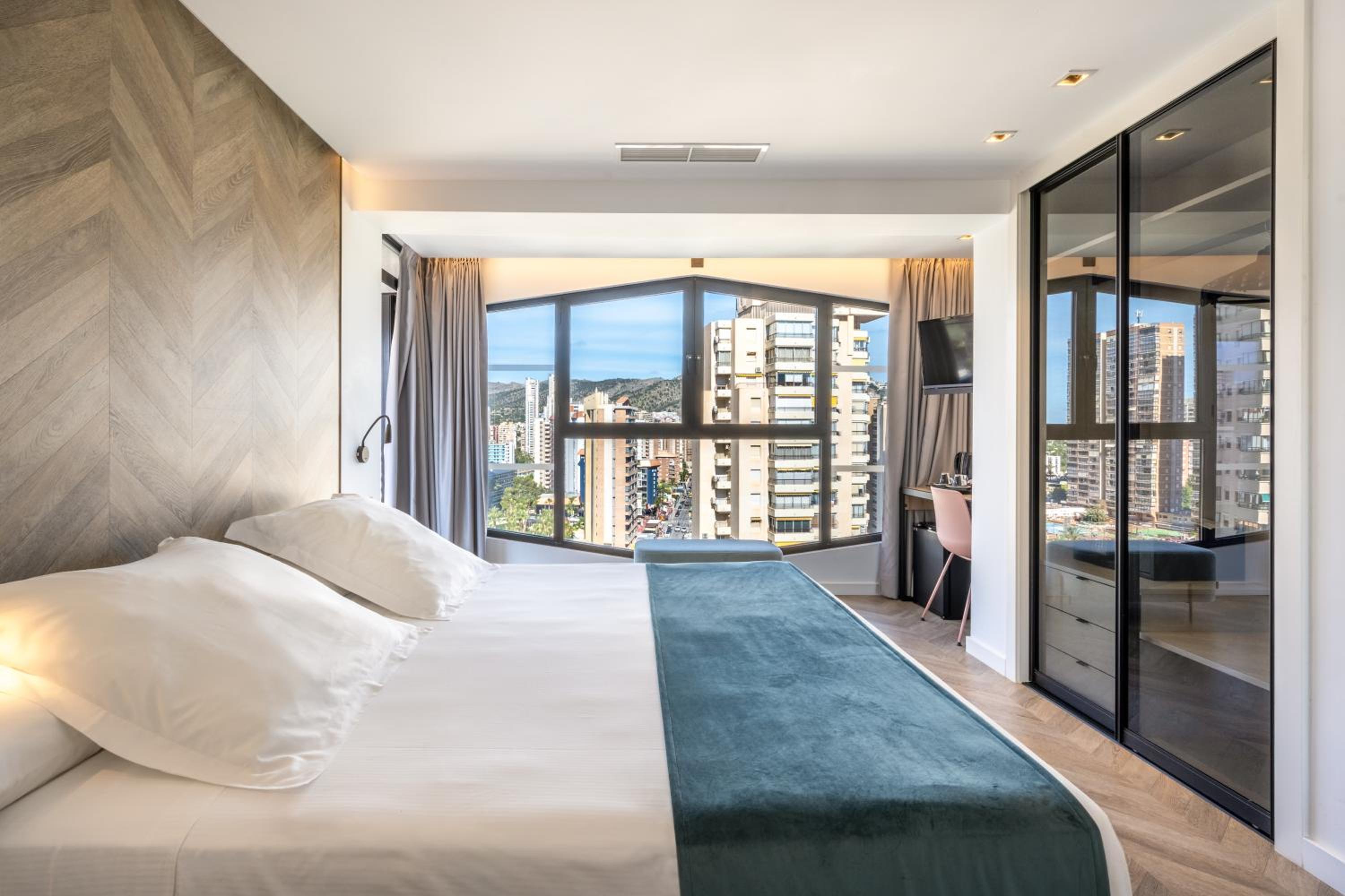 Habitación Doble Clásica con Vista a la Ciudad