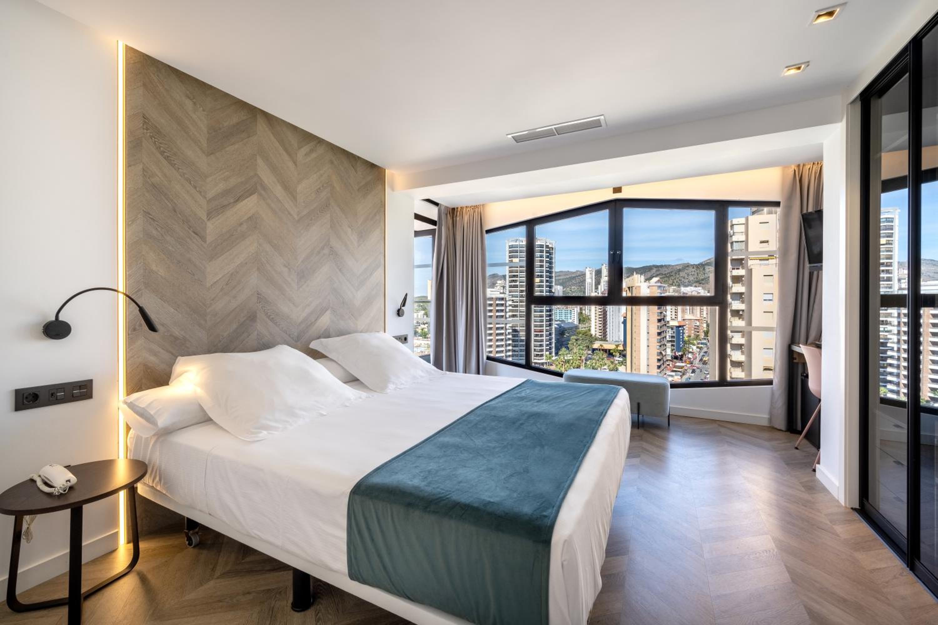 Classic Double Room with City View photo 2