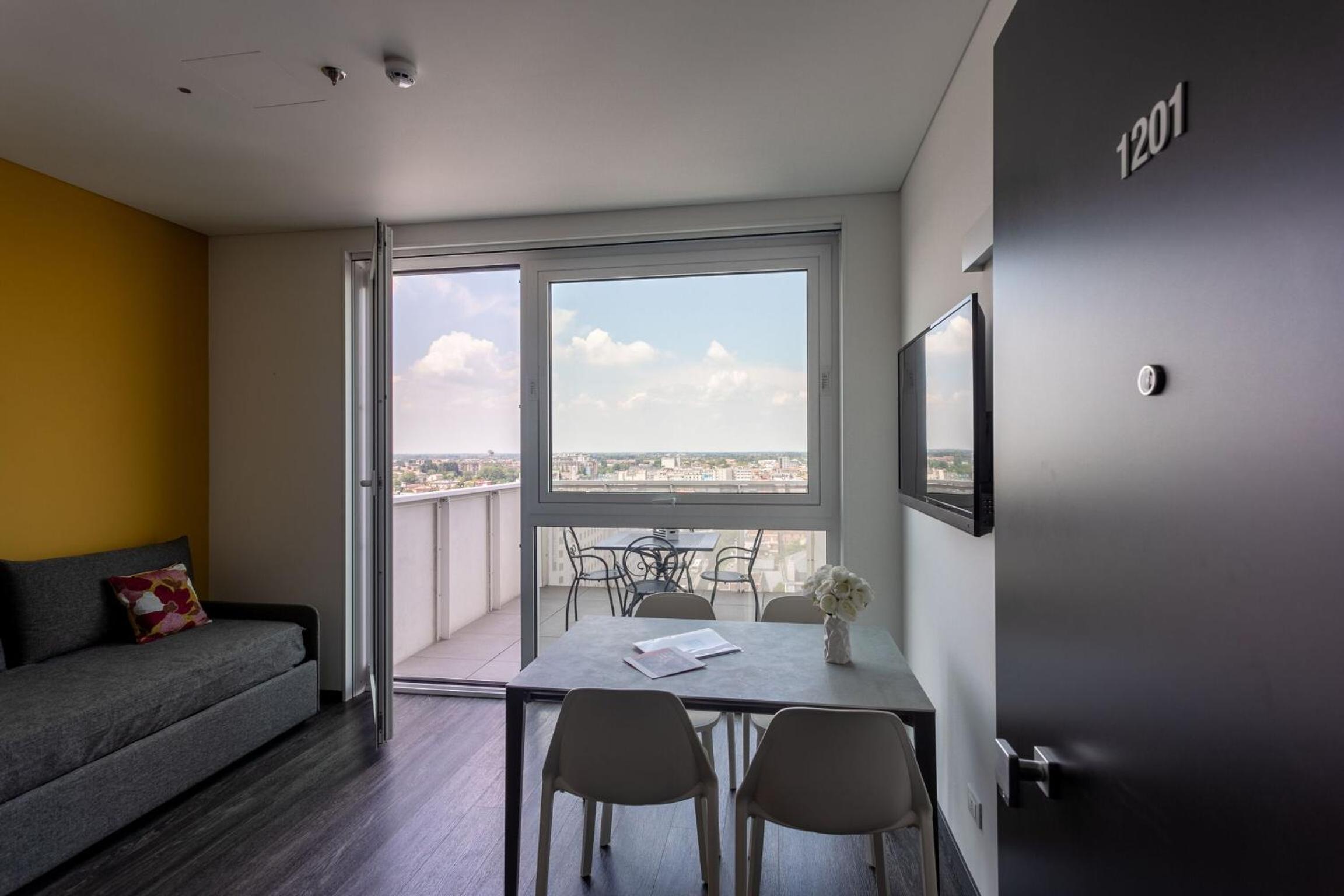 Apartment 17