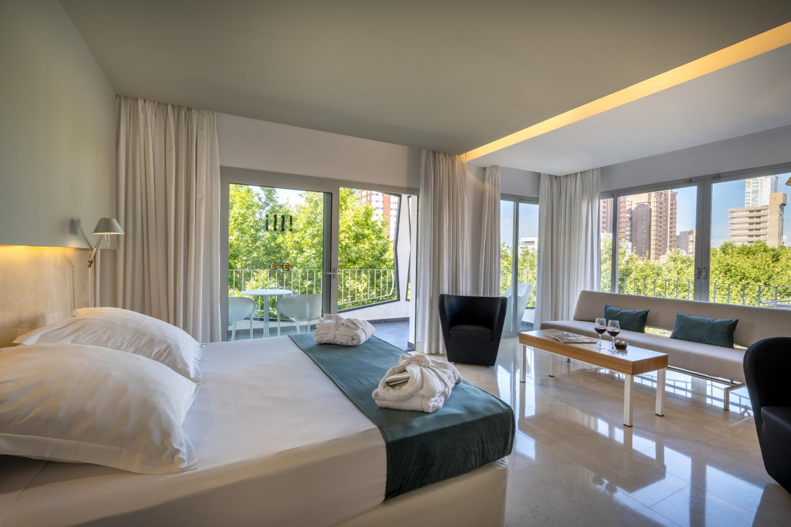 Deluxe Room - Photo 1