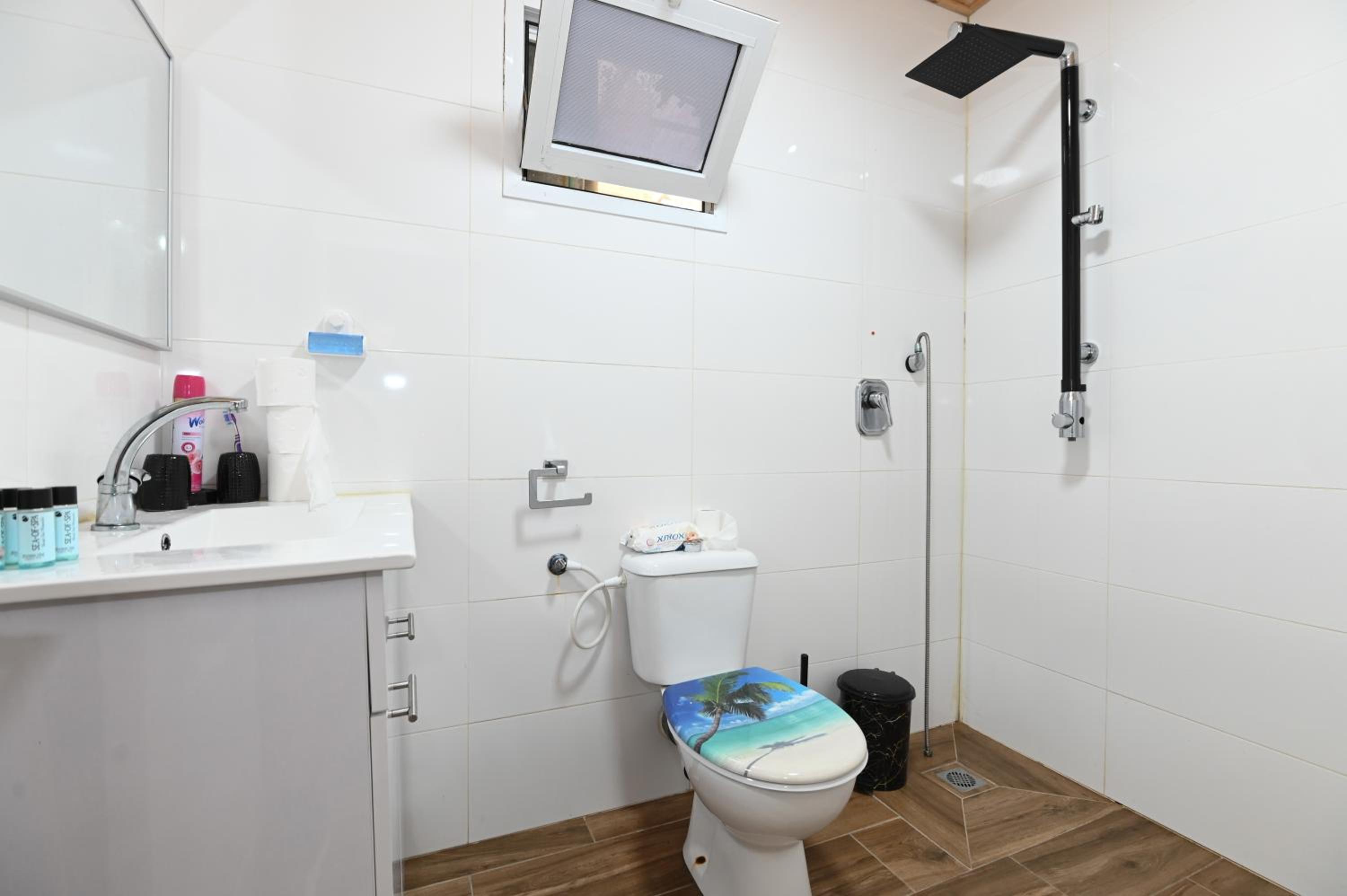 Suite with Spa Bath - Photo 21