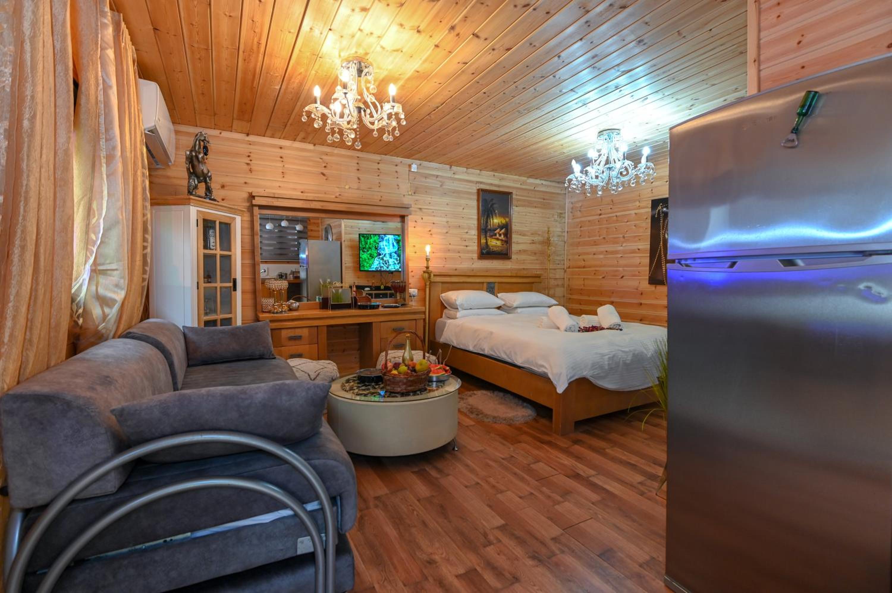 Suite with Spa Bath - Photo 23