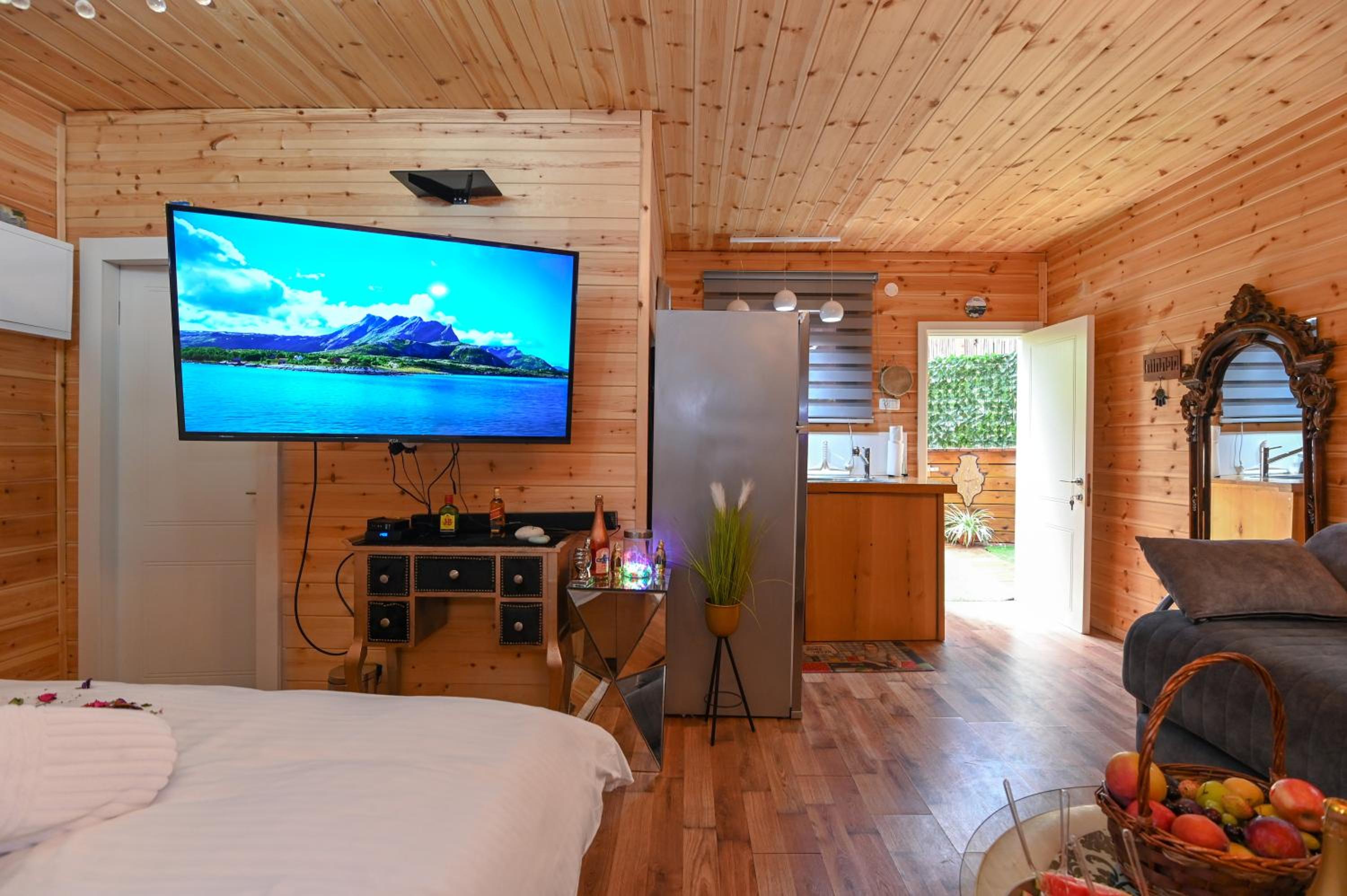 Suite with Spa Bath - Photo 9