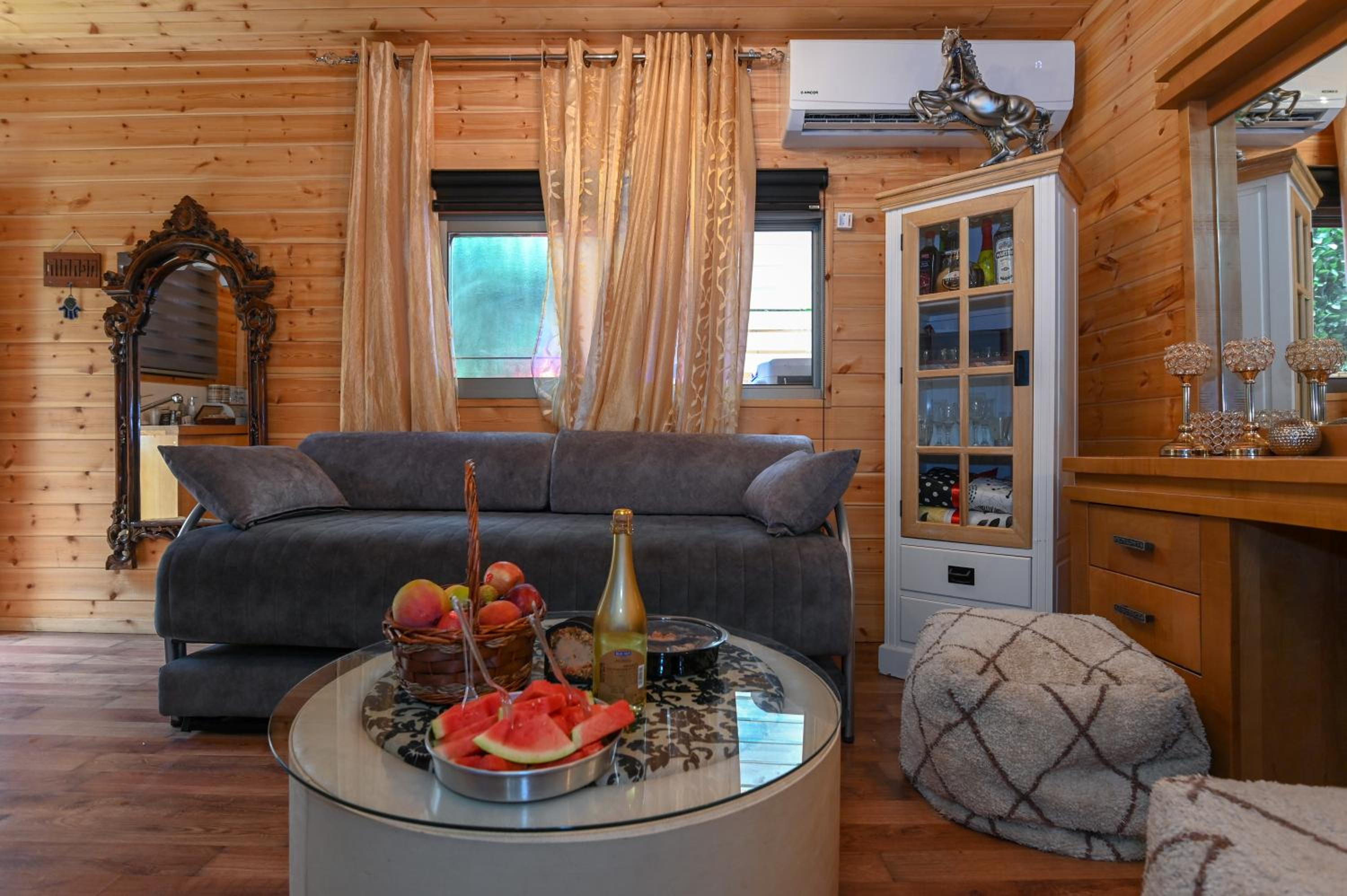 Suite with Spa Bath - Photo 2