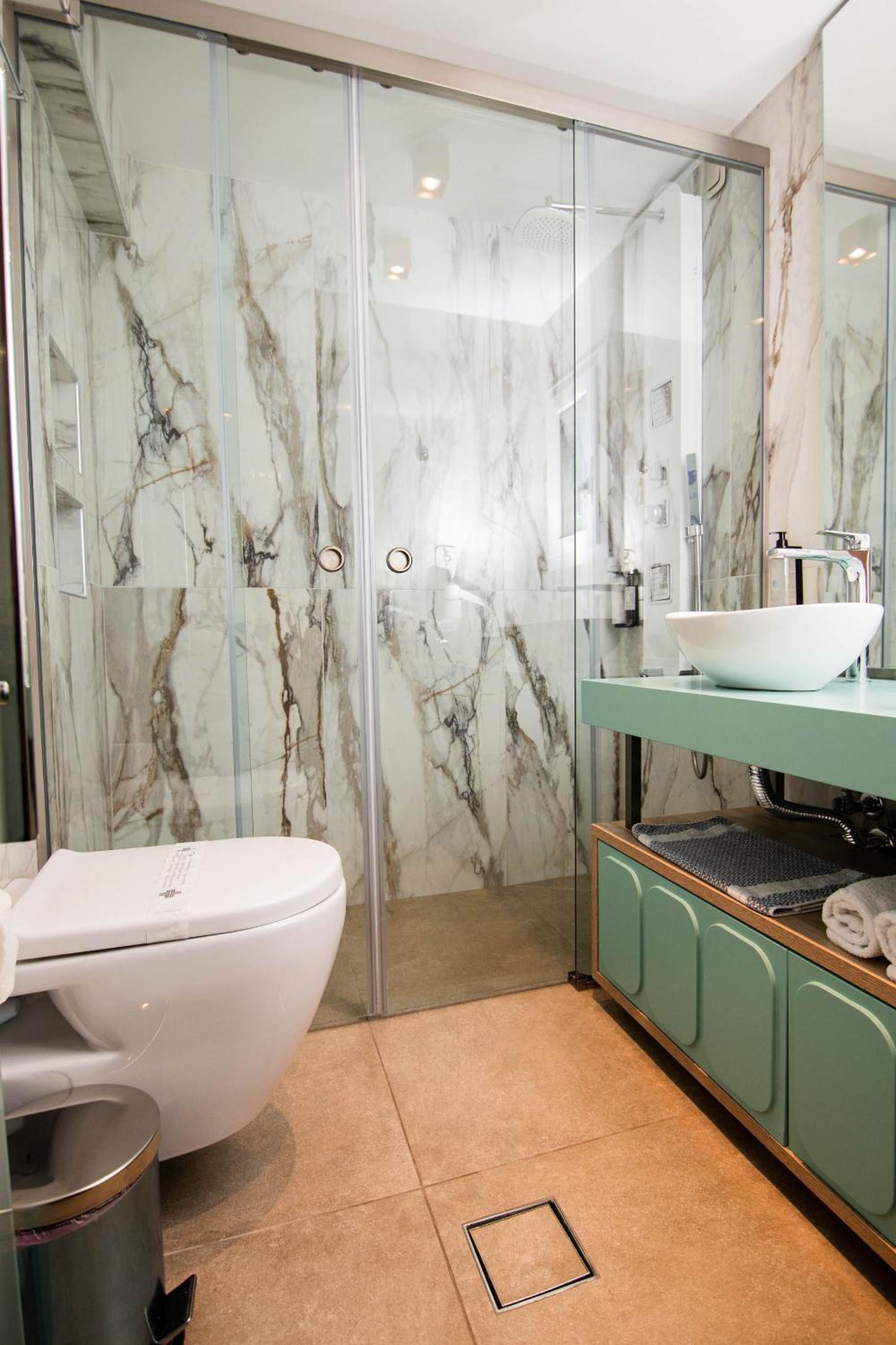 Sea Front Suite photo 2