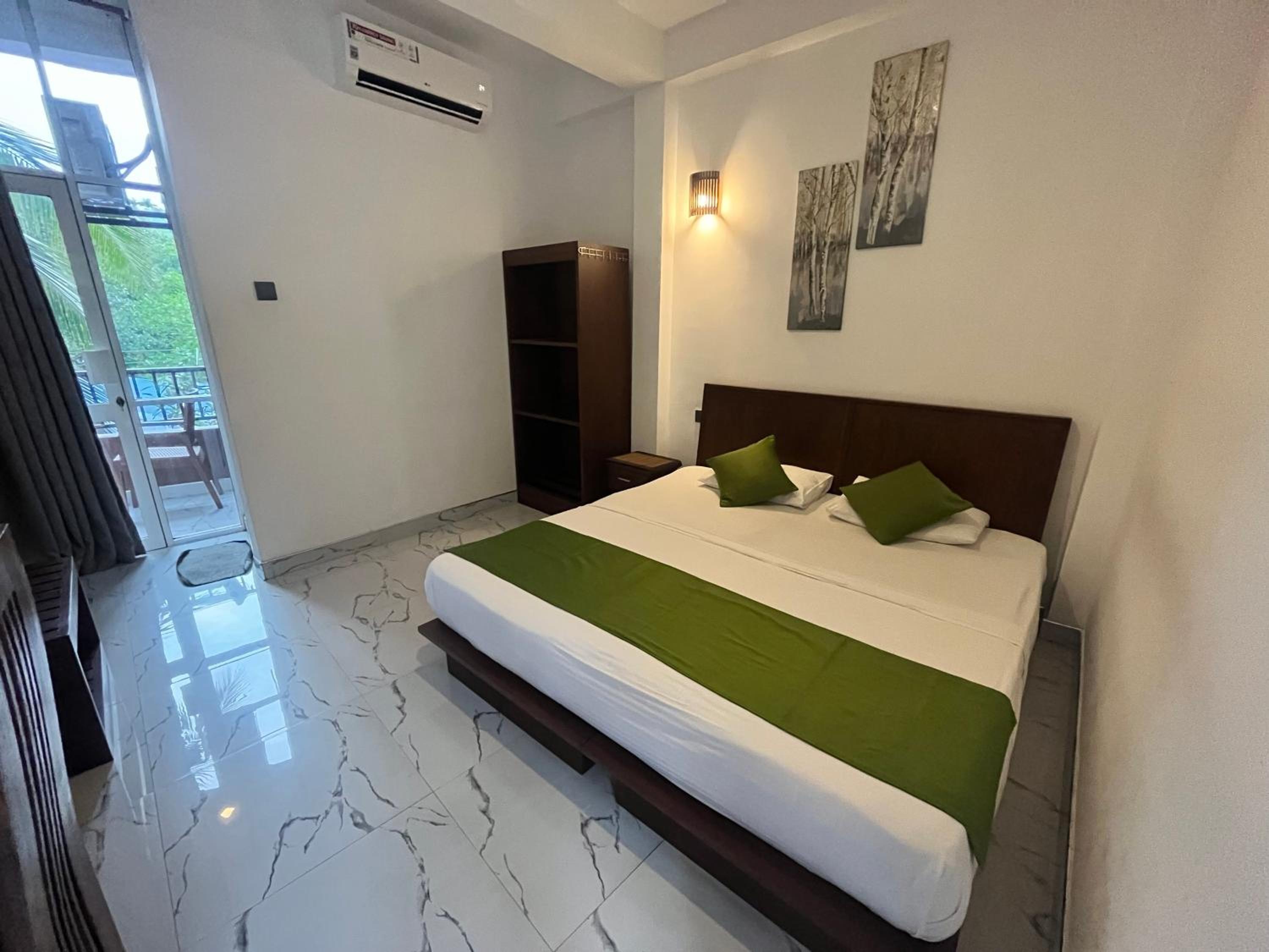 Deluxe Double or Twin Room with Balcony photo 3