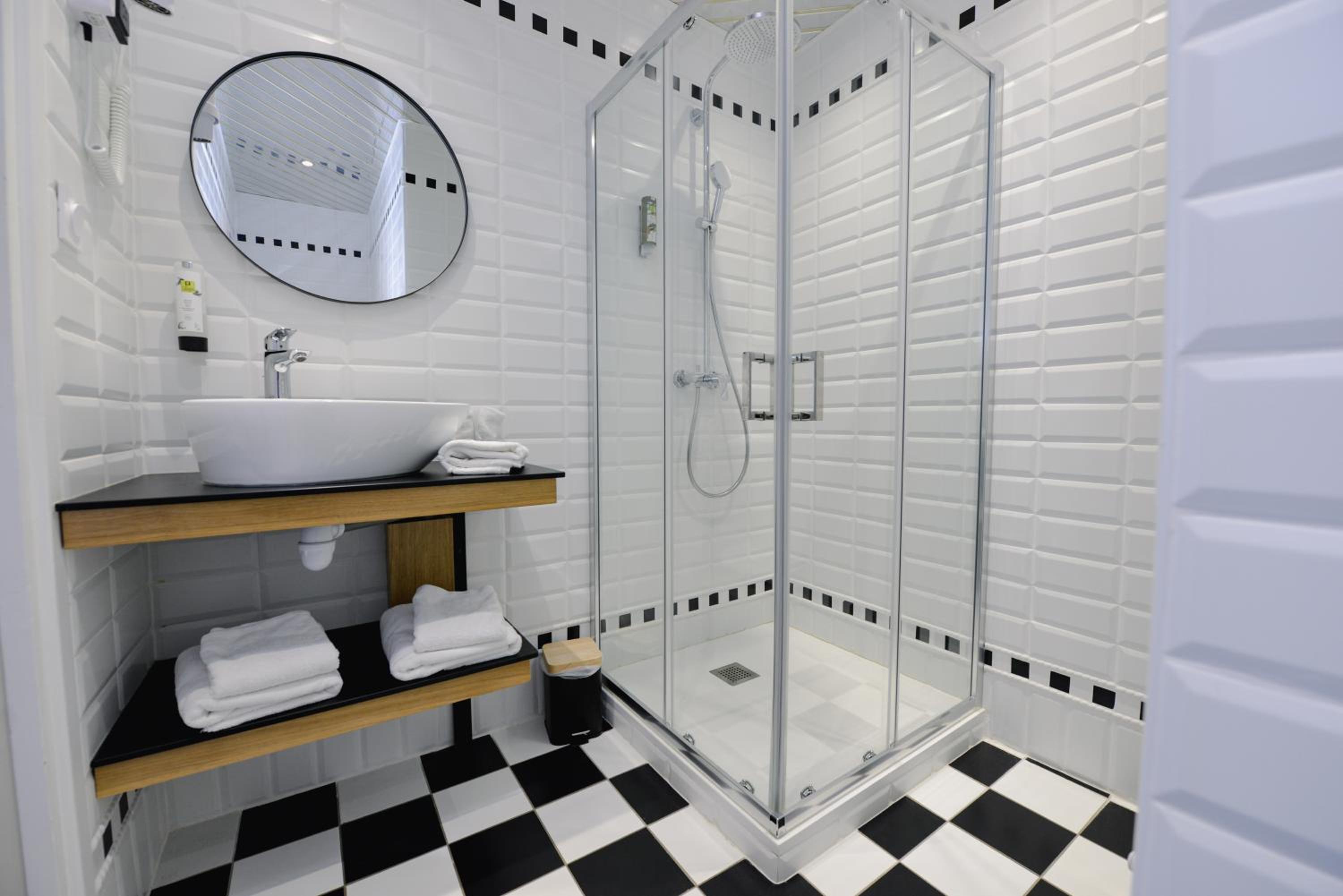 Double or Twin Room with Village View - Photo 4