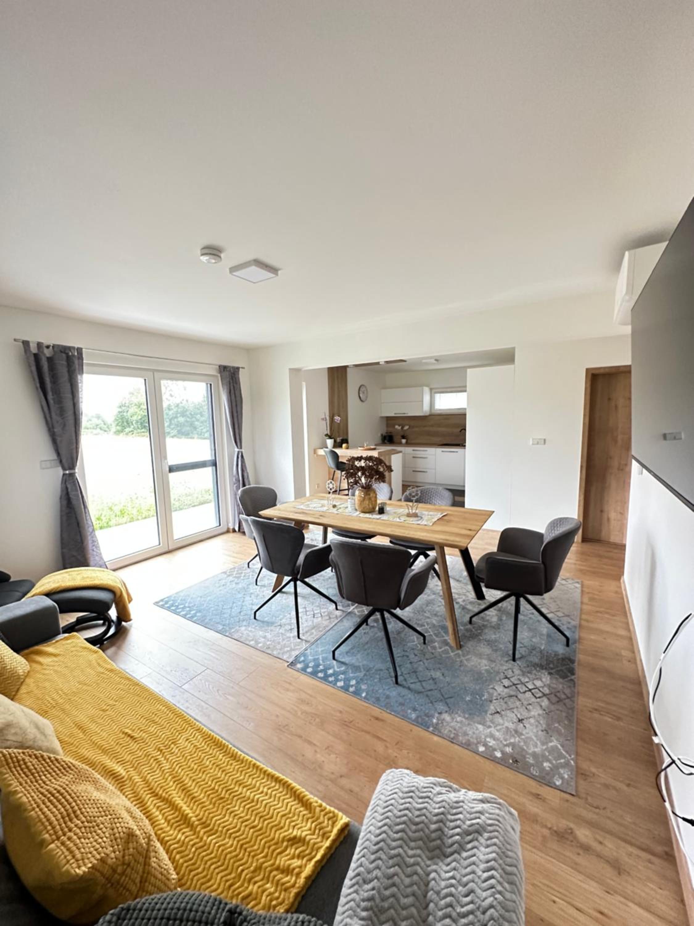 Three-Bedroom Apartment photo 1