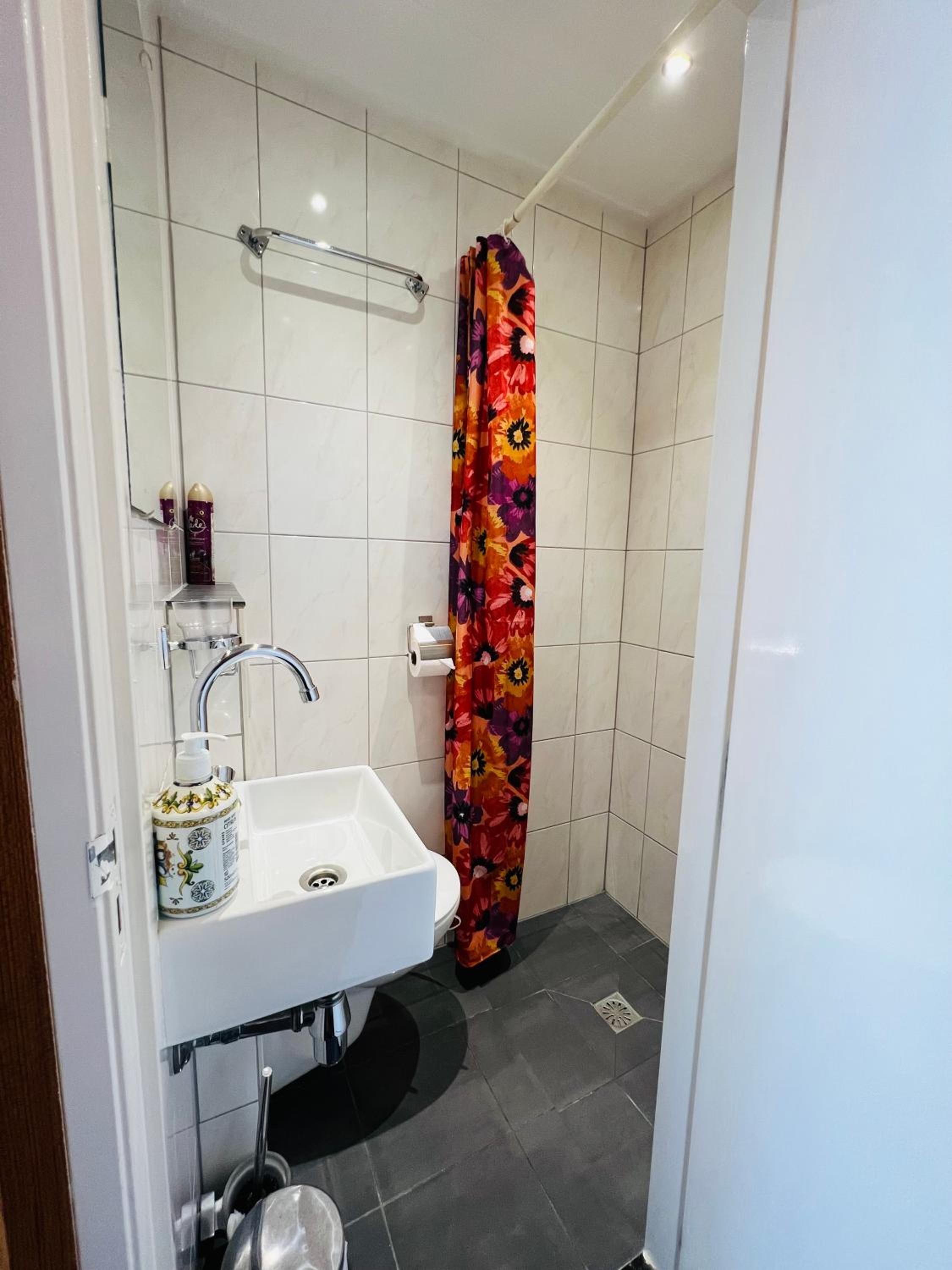 Budget Single Room photo 2