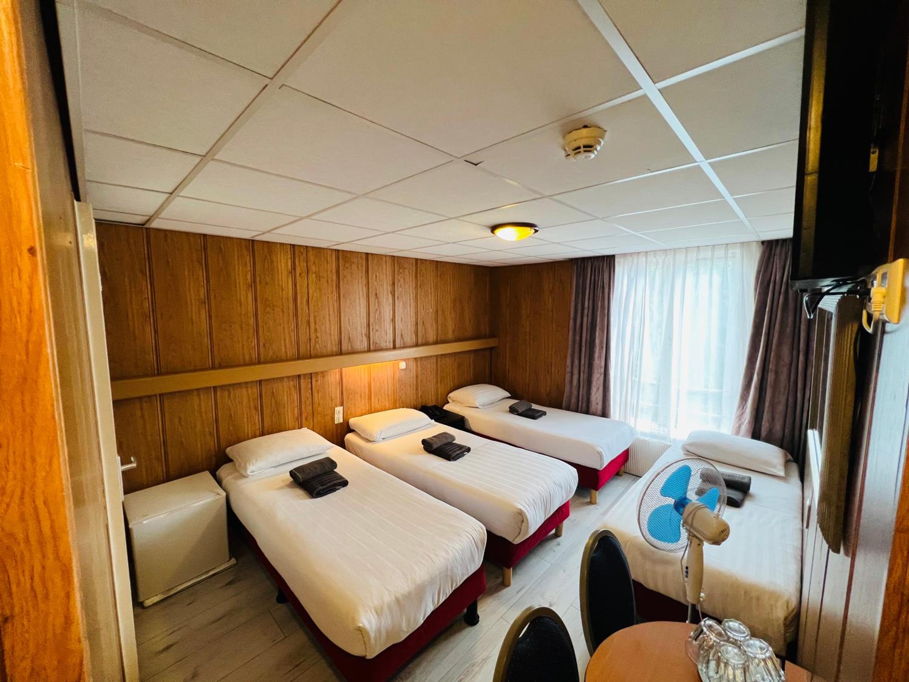 Standard Quadruple Room photo 1