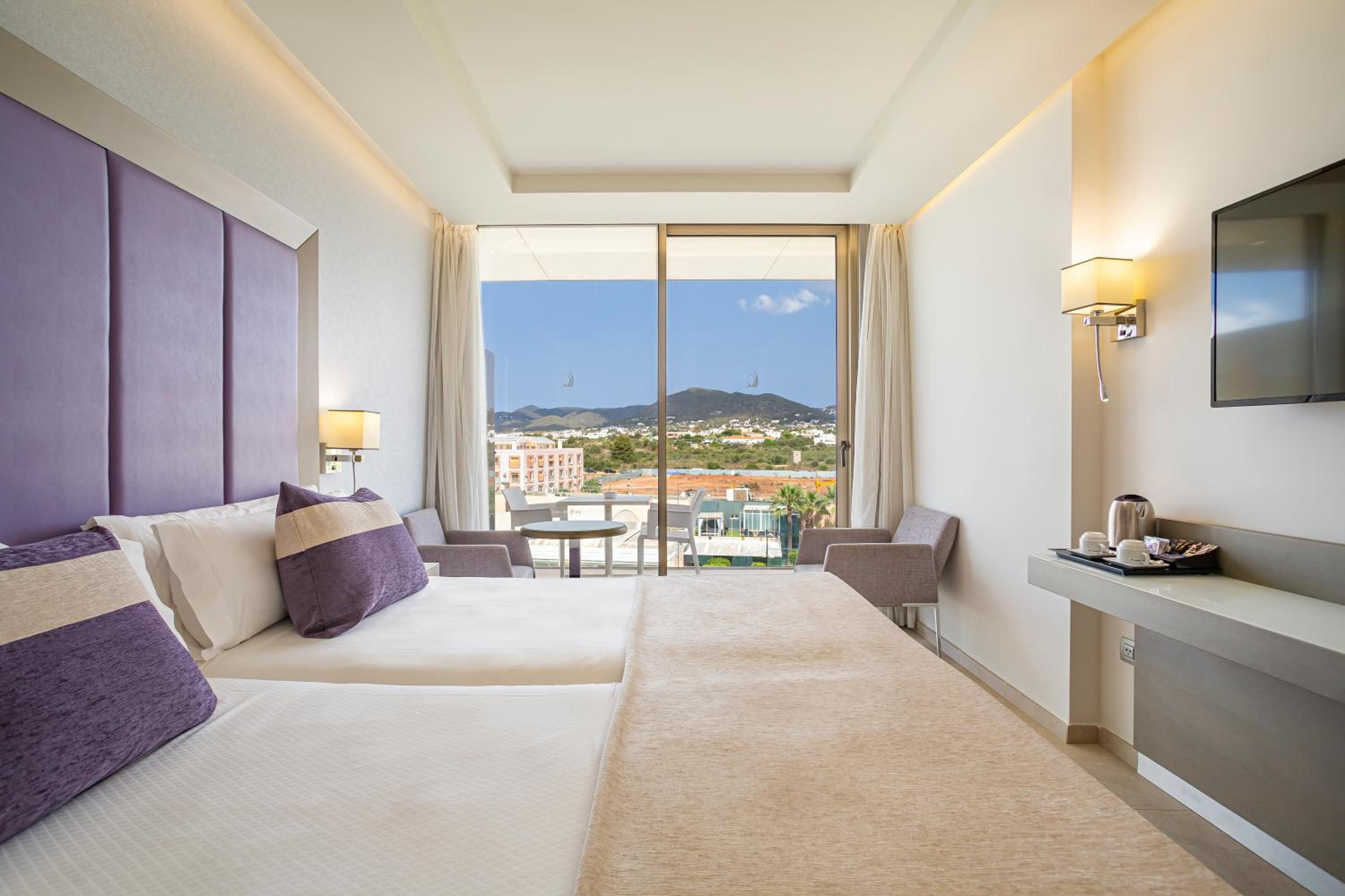 Habitación Doble con Vista a la Ciudad