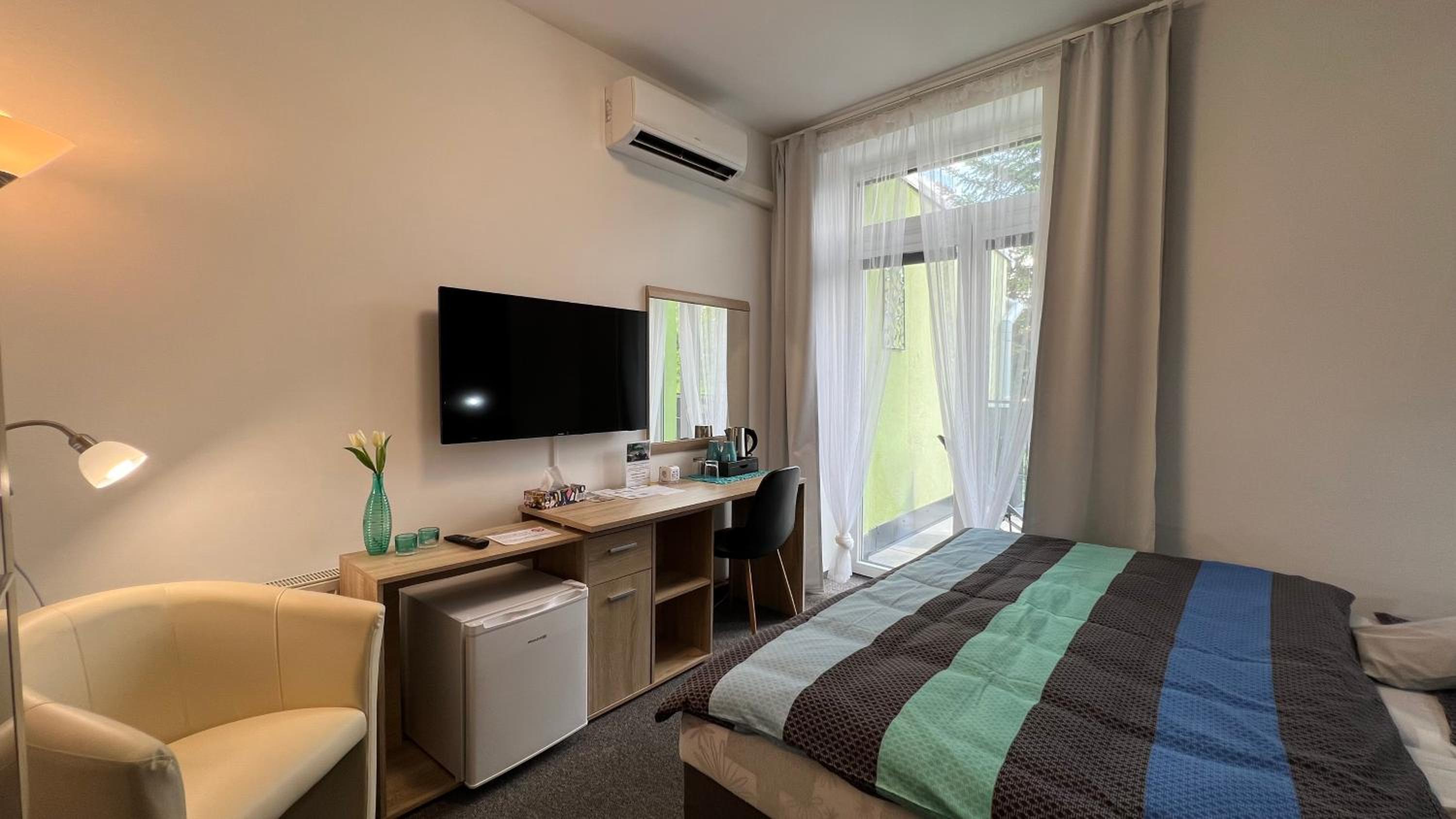 Deluxe Double Room with Balcony photo 3