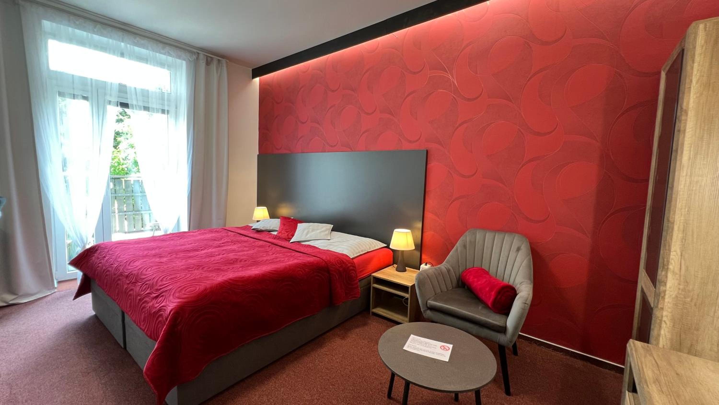 Deluxe Double Room with Balcony photo 1