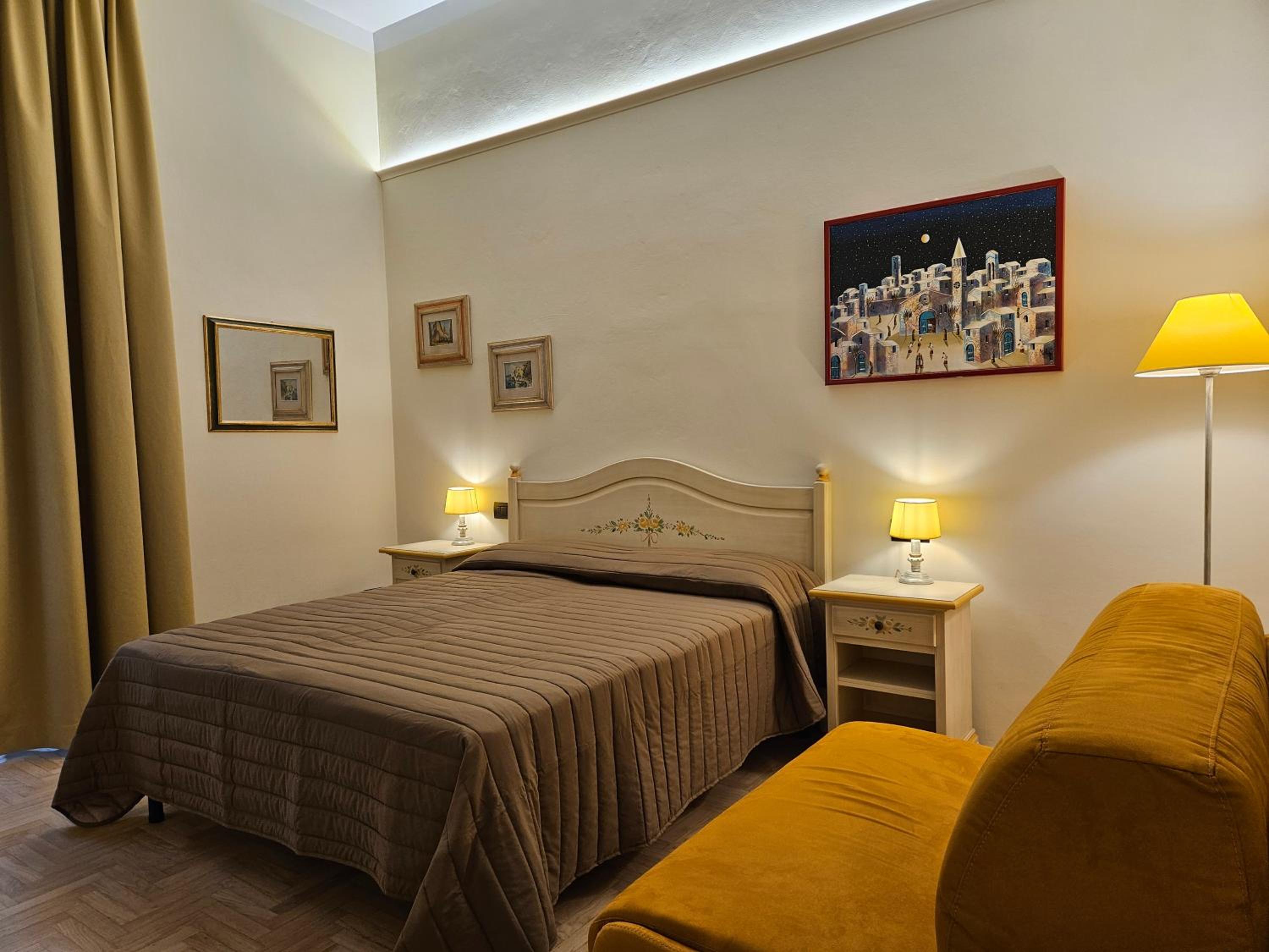 Large Double Room photo 1