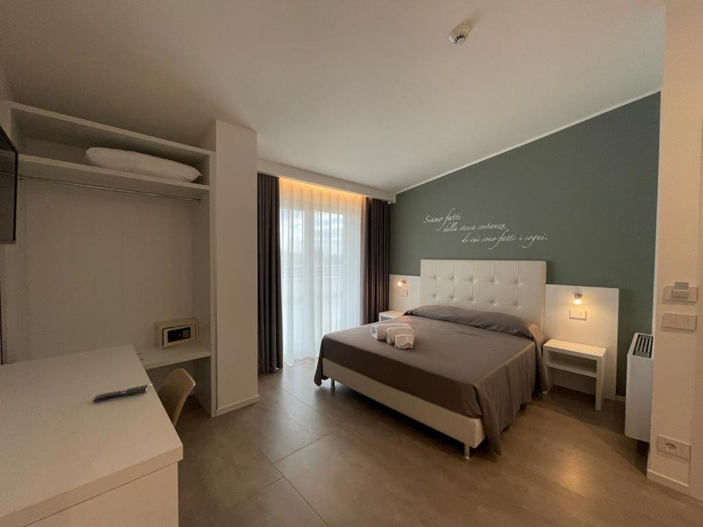 Triple Room with Garden View