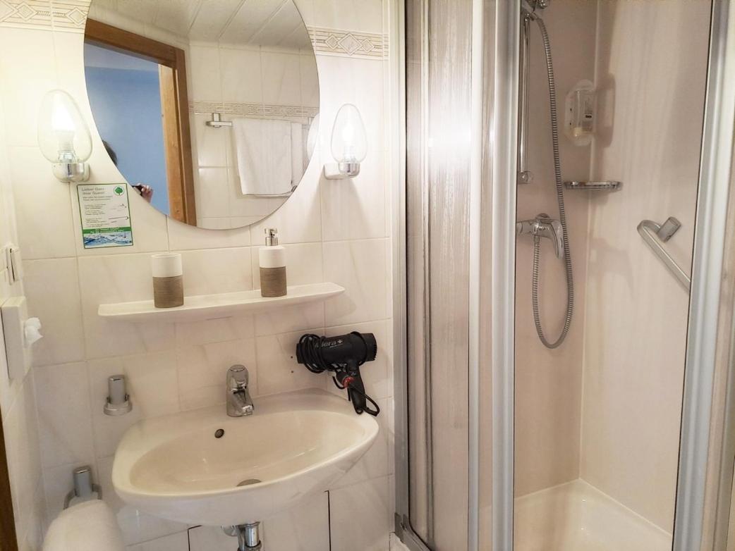 Standard Double Room - Photo 2