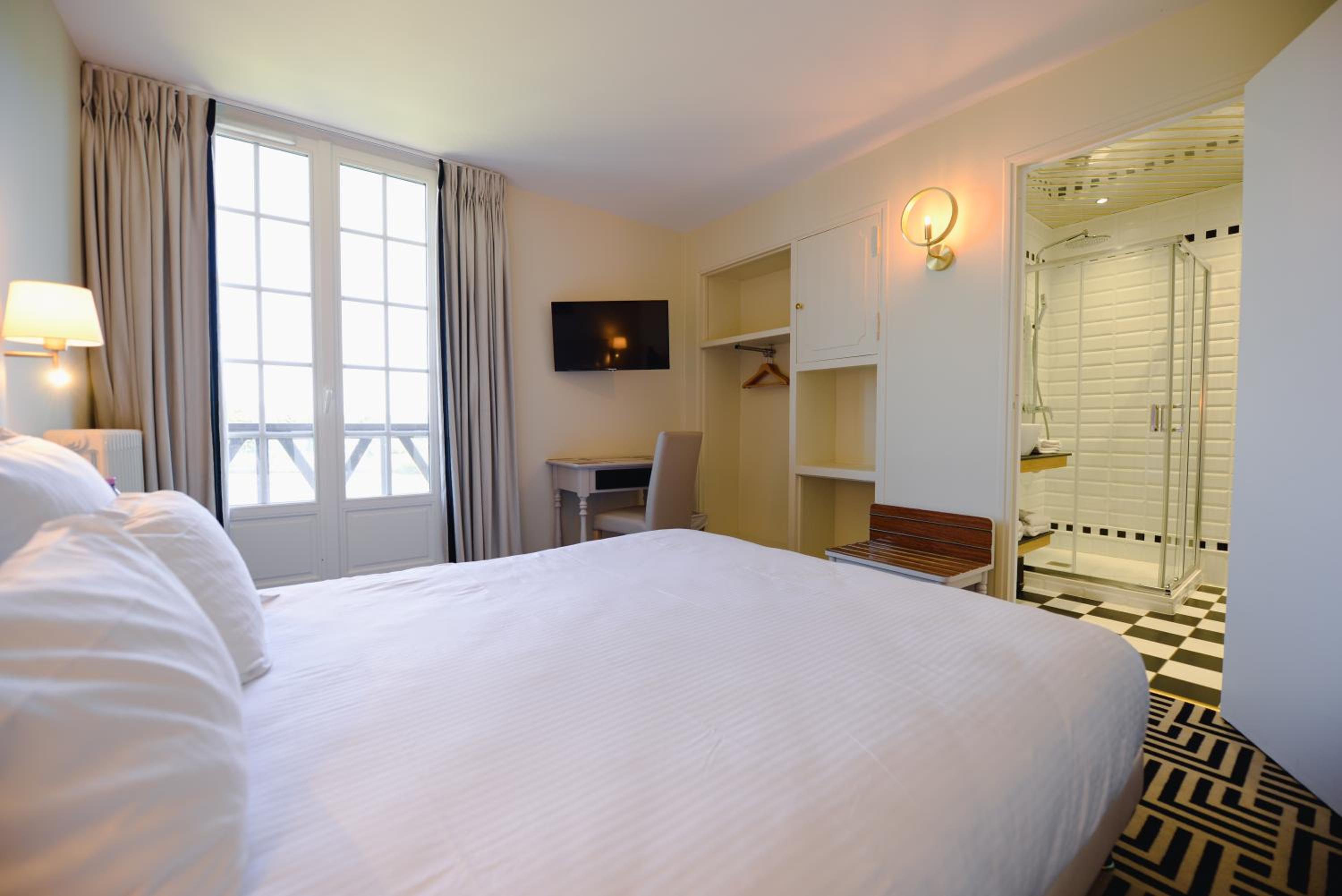 Double Room - Photo 2