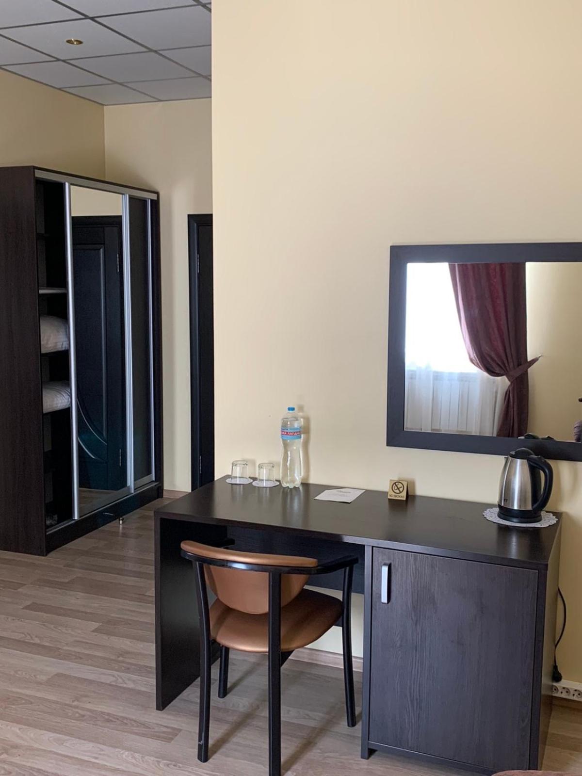 Family Room with Private Bathroom photo 3