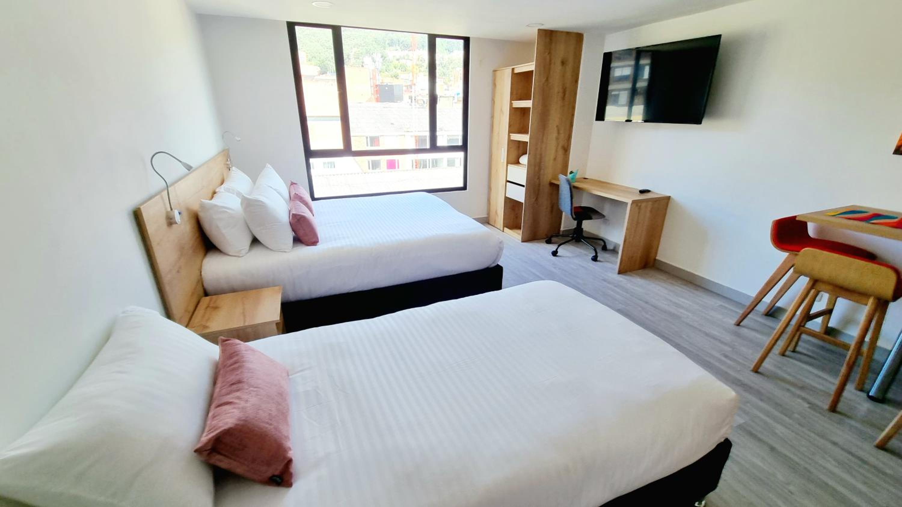 One-Bedroom Apartment - Annex