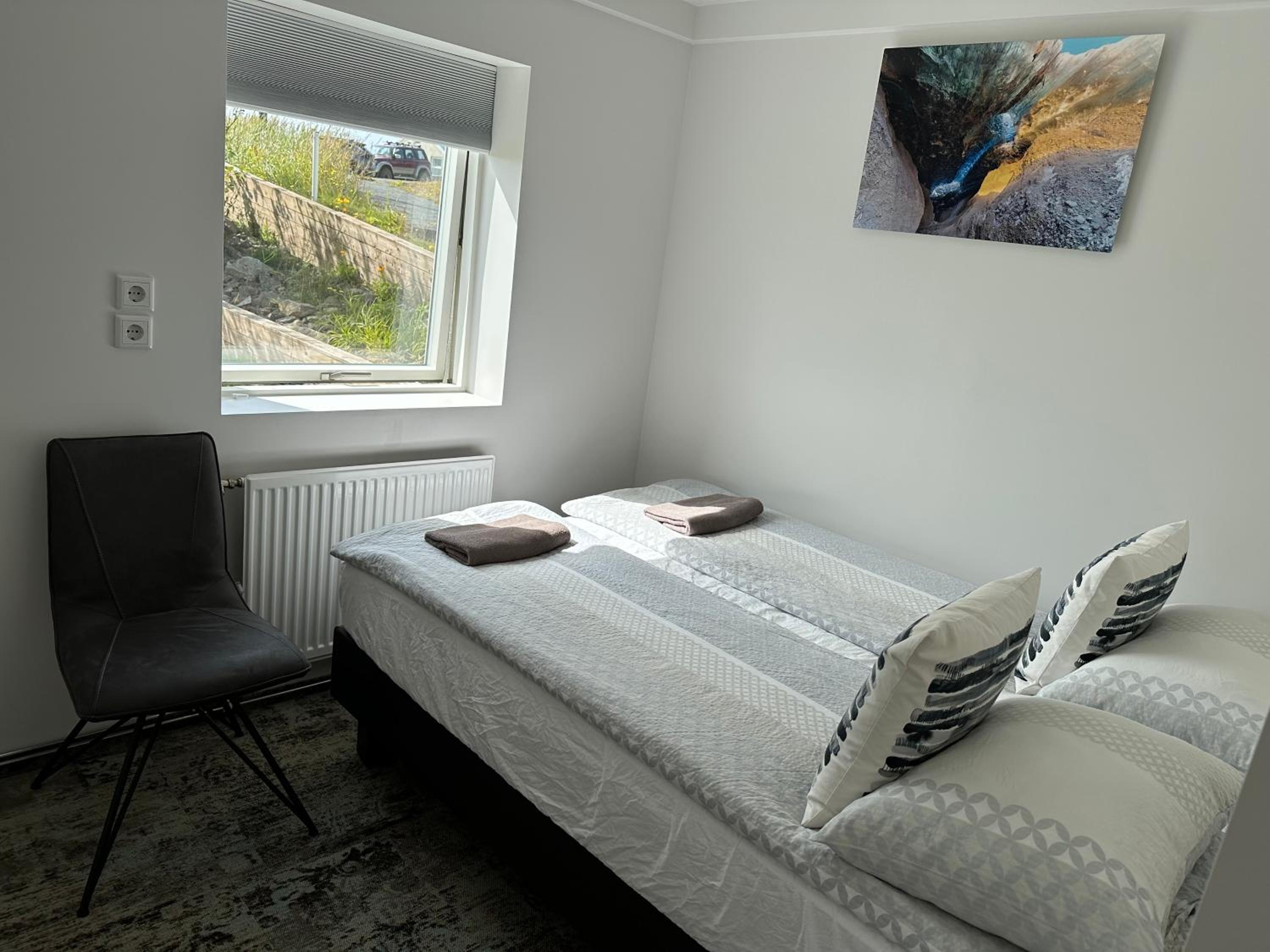 Small Double Room with Shared Bathroom