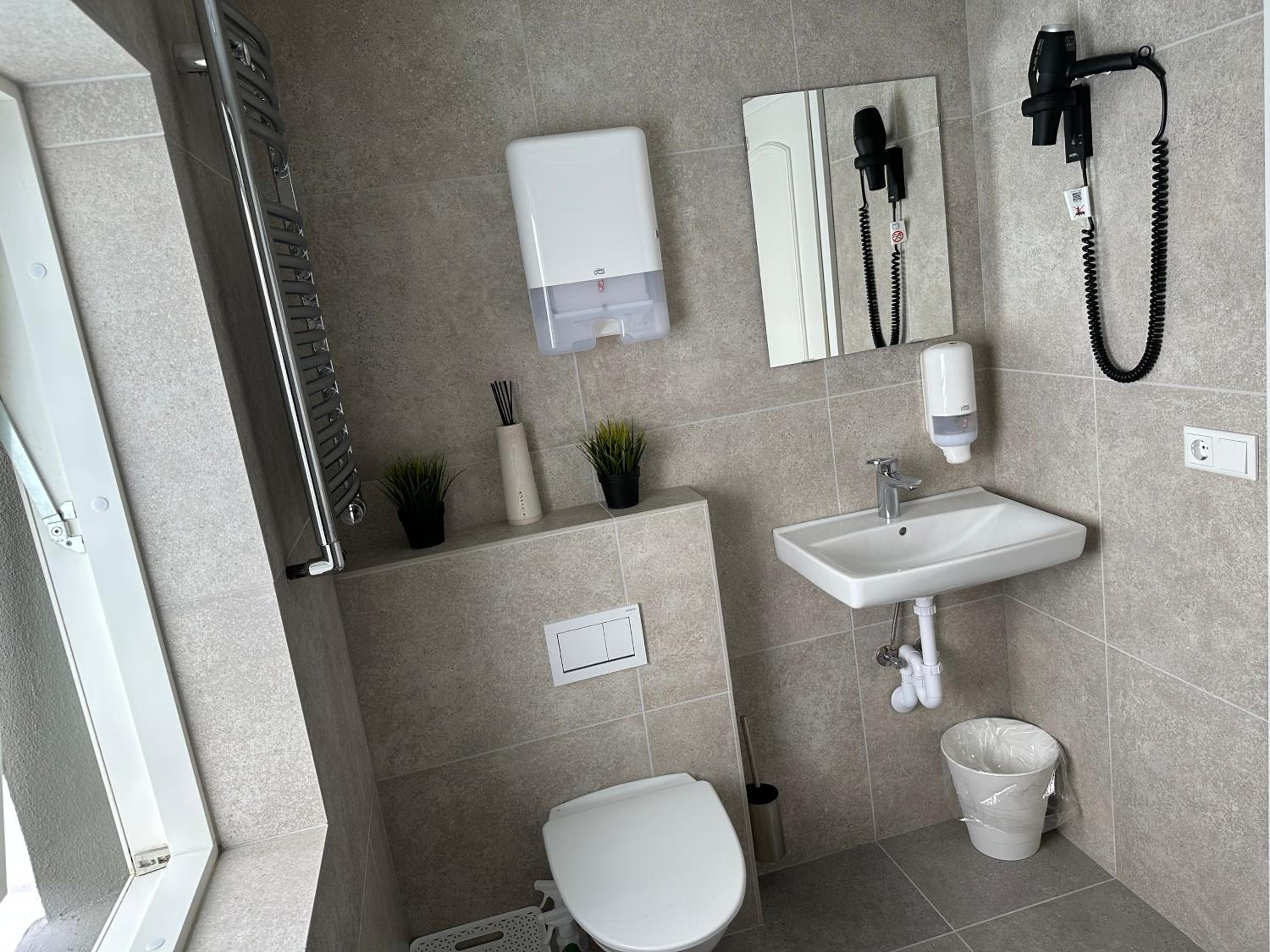 Double or Twin Room with Shared Bathroom photo 2