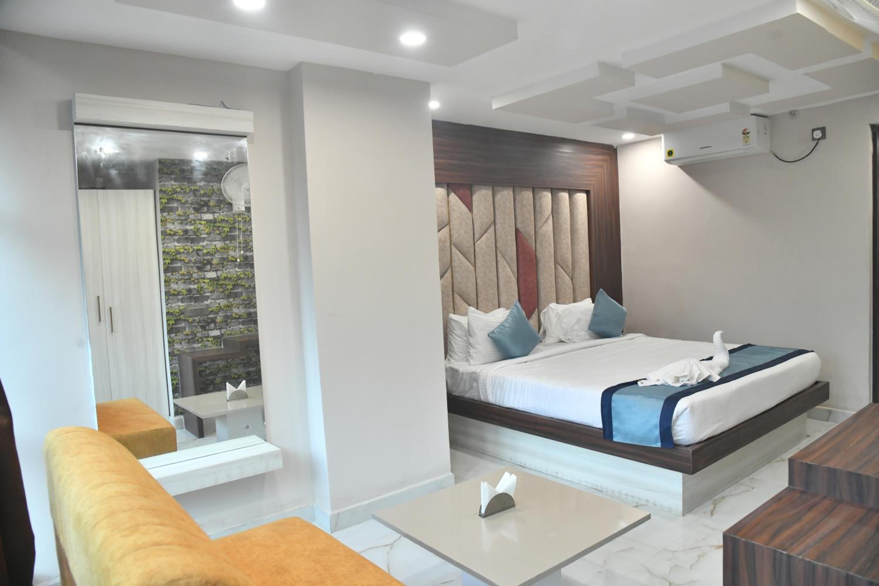 Deluxe Suite photo 3