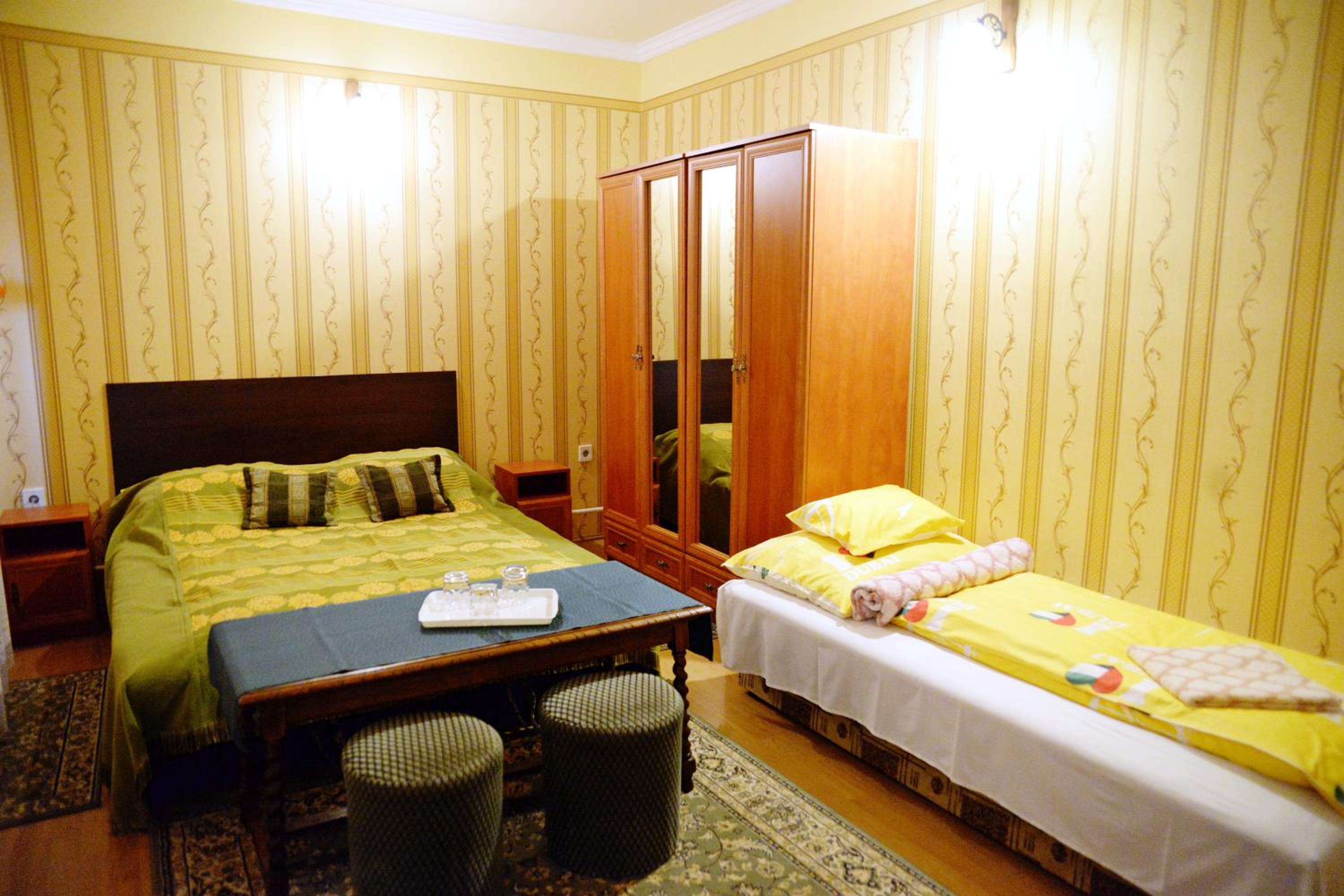 Family Room with Bathroom photo 2