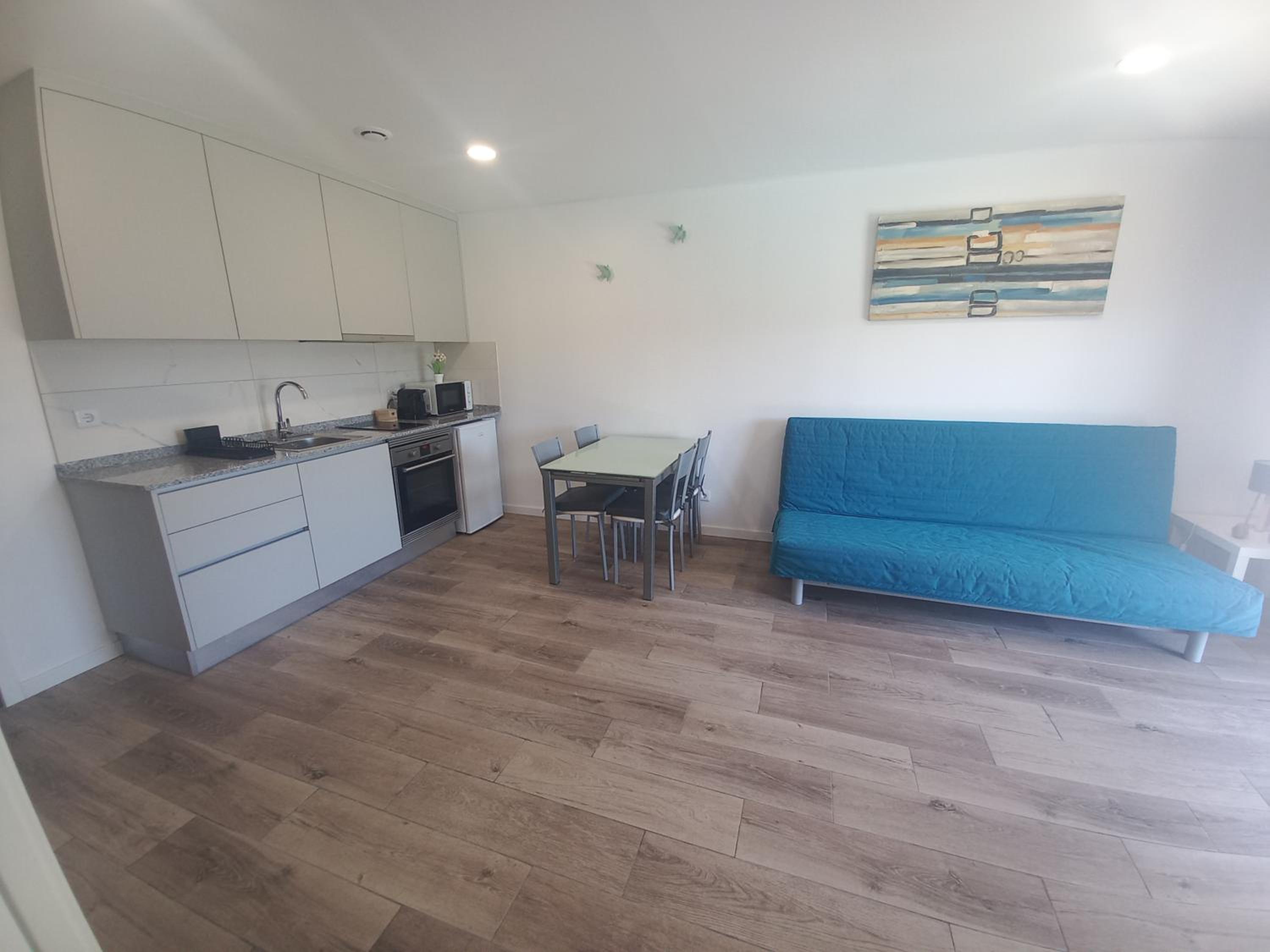 Apartment with Pool View  - Photo 2