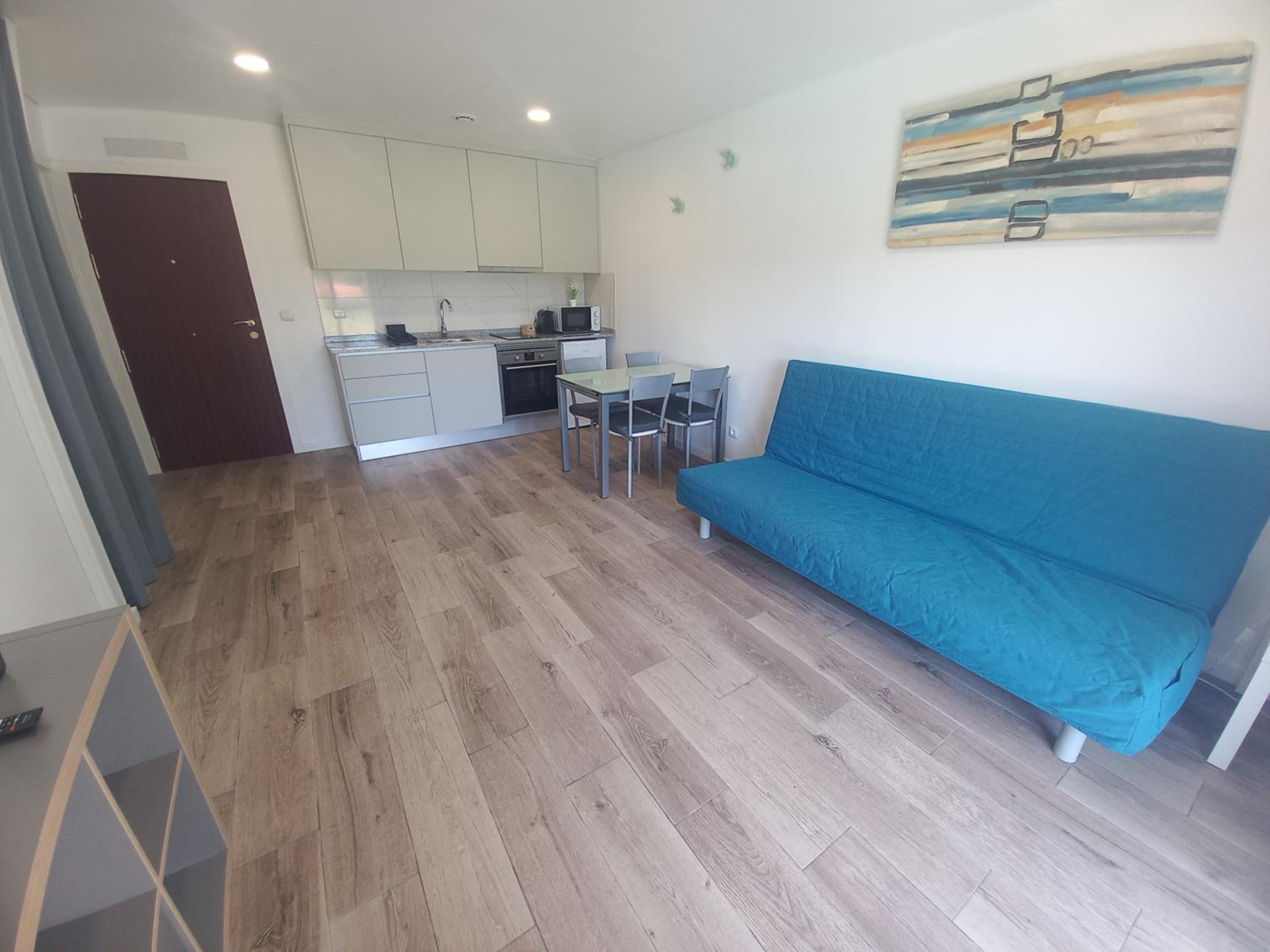 Apartment with Pool View  - Photo 5