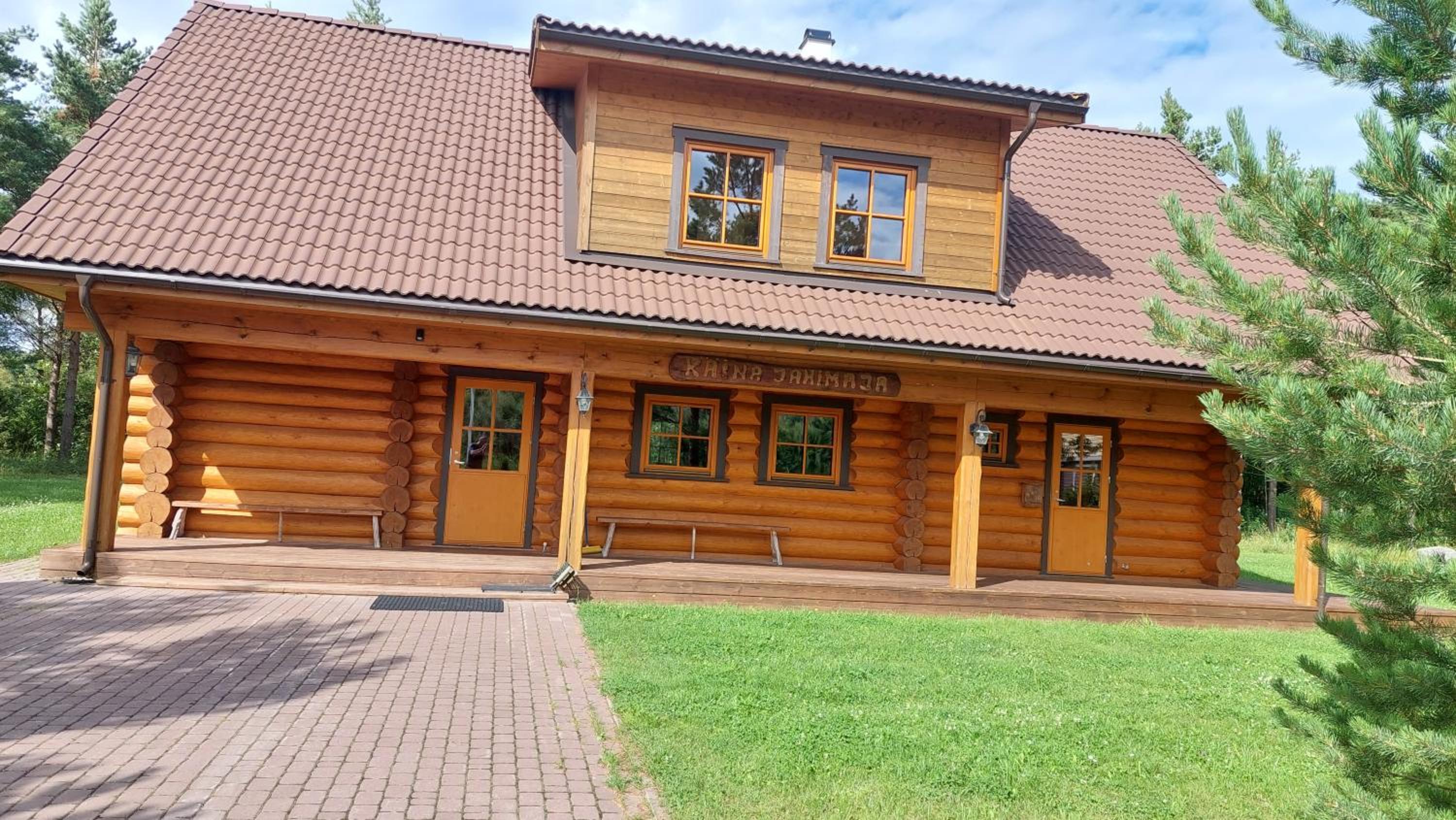 Three-Bedroom House photo 1