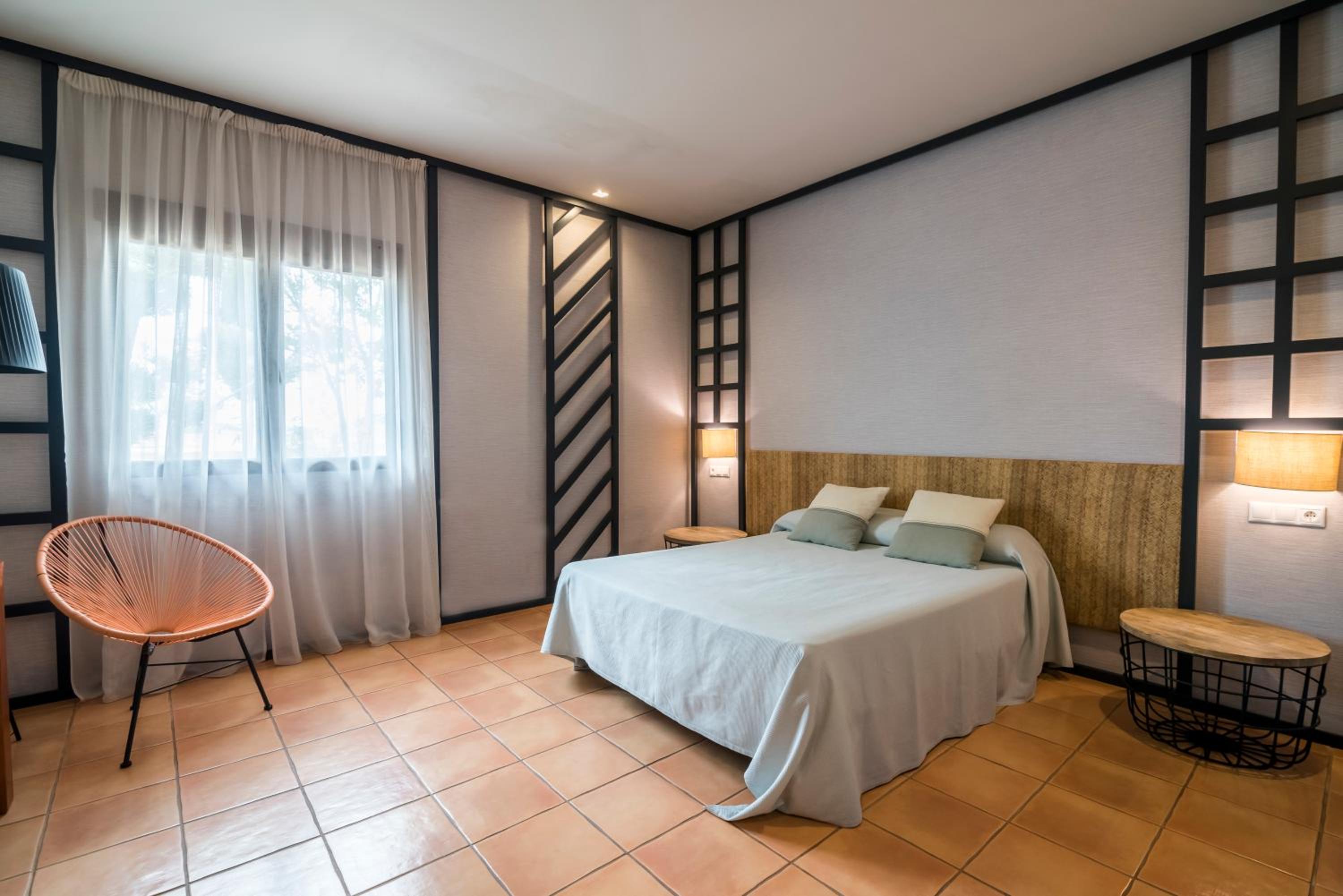 Double or Twin Room - Photo 5