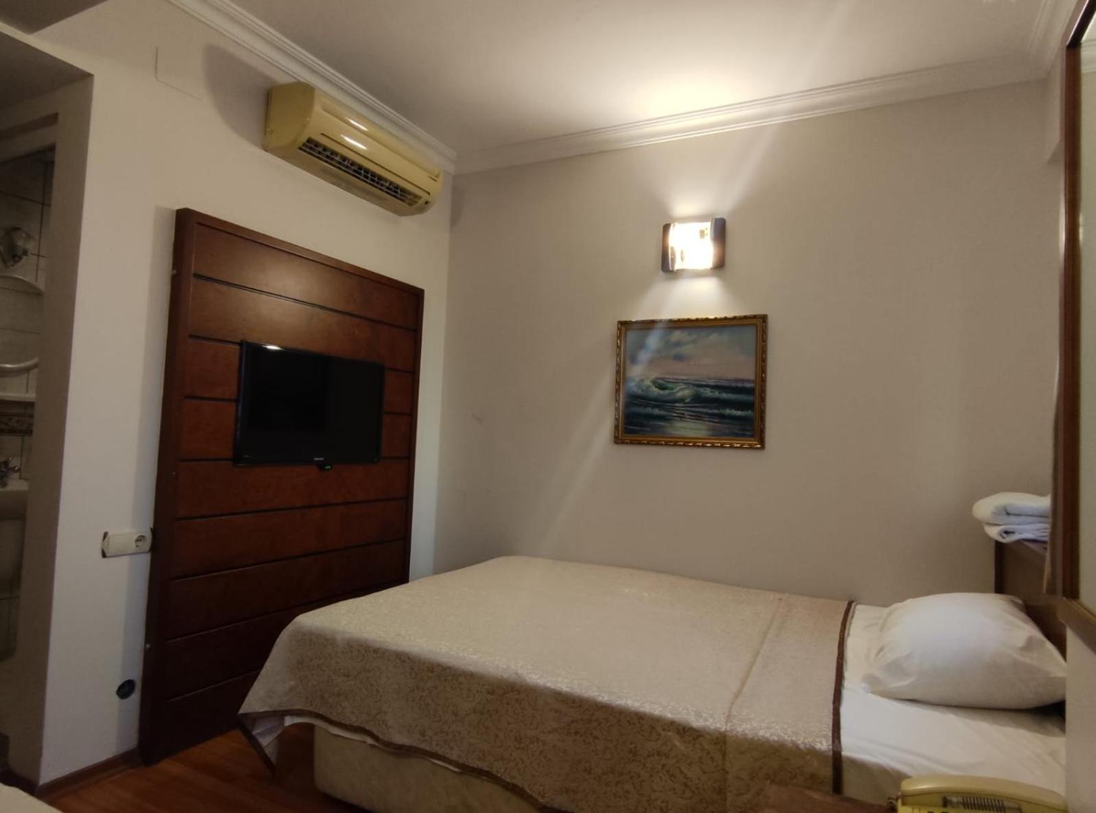 Economy Twin Room photo 3