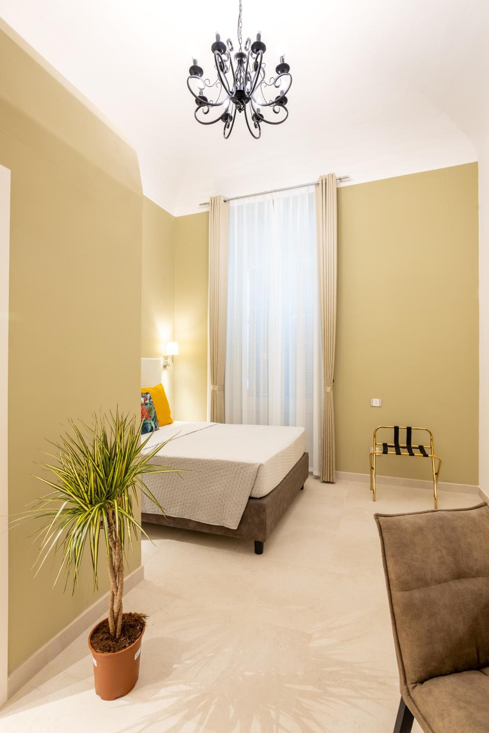 Triple Room with Private Bathroom - Photo 23