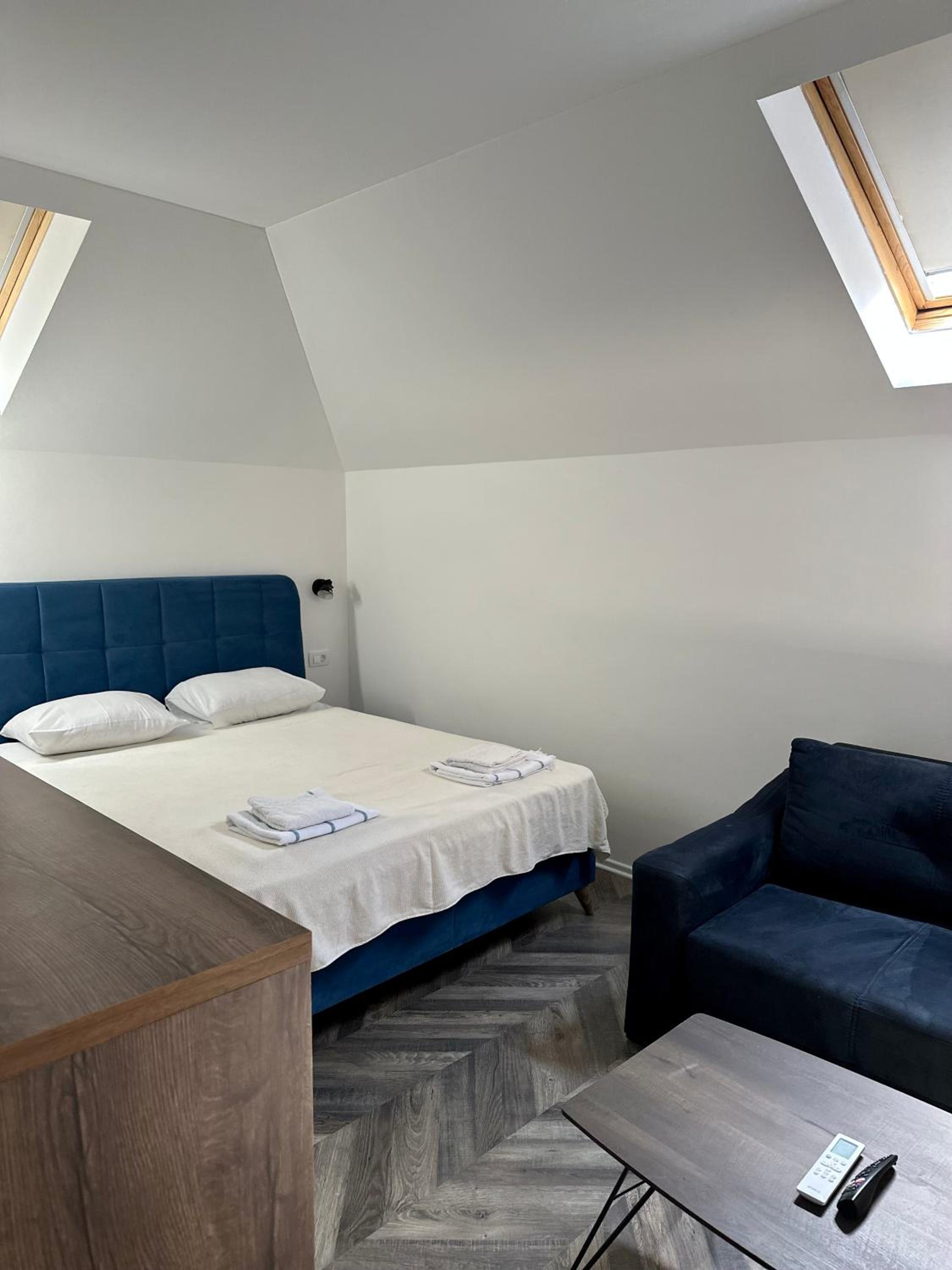 Double Room with Private Bathroom photo 3