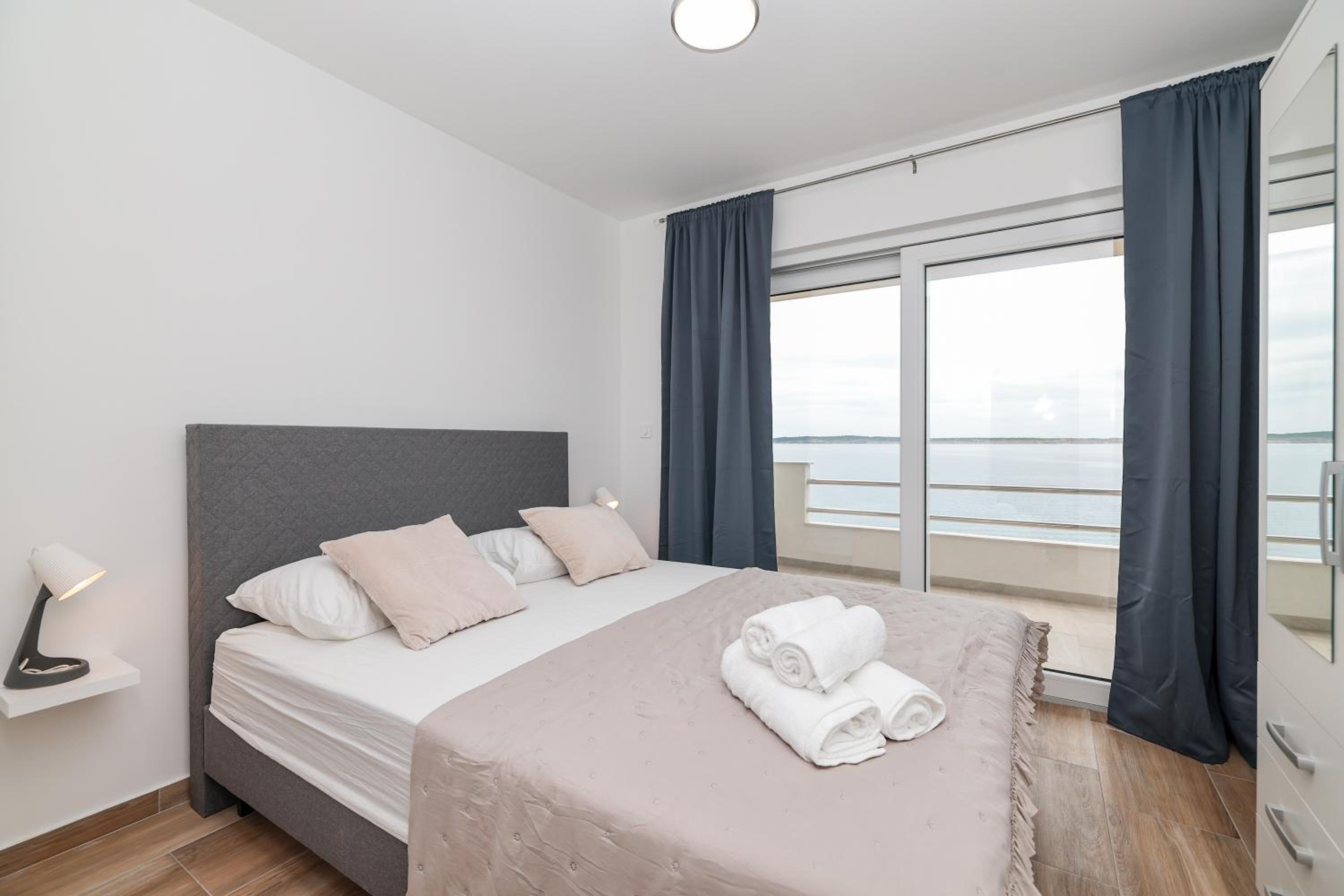 One-Bedroom Apartment with Sea View and Terrace photo 3