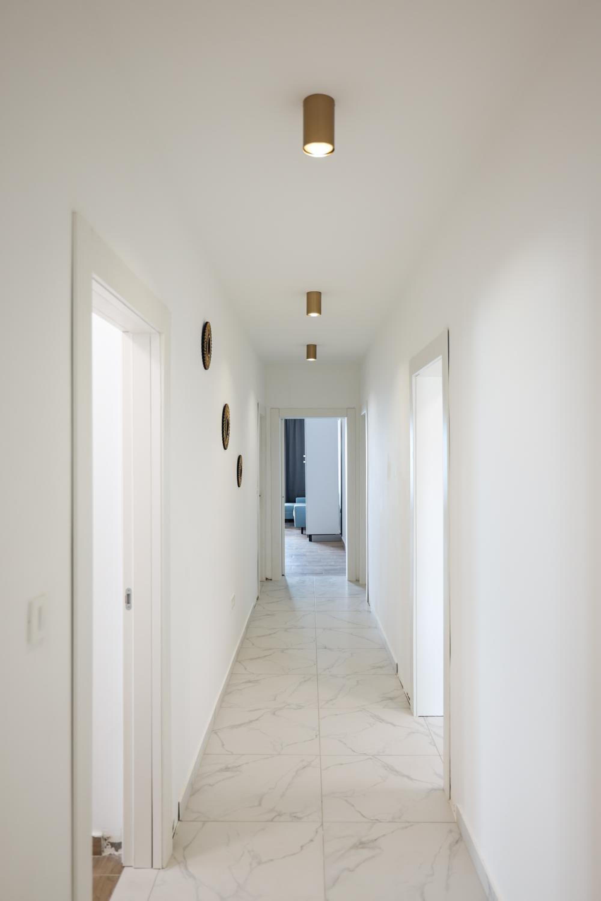 One-Bedroom Apartment with View photo 3