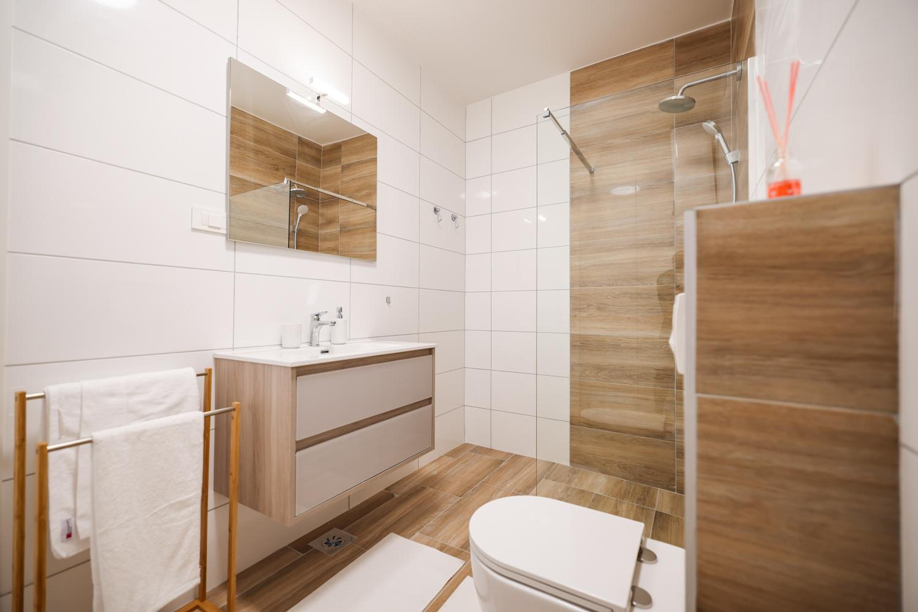 One-Bedroom Apartment with Sea View and Balcony photo 2