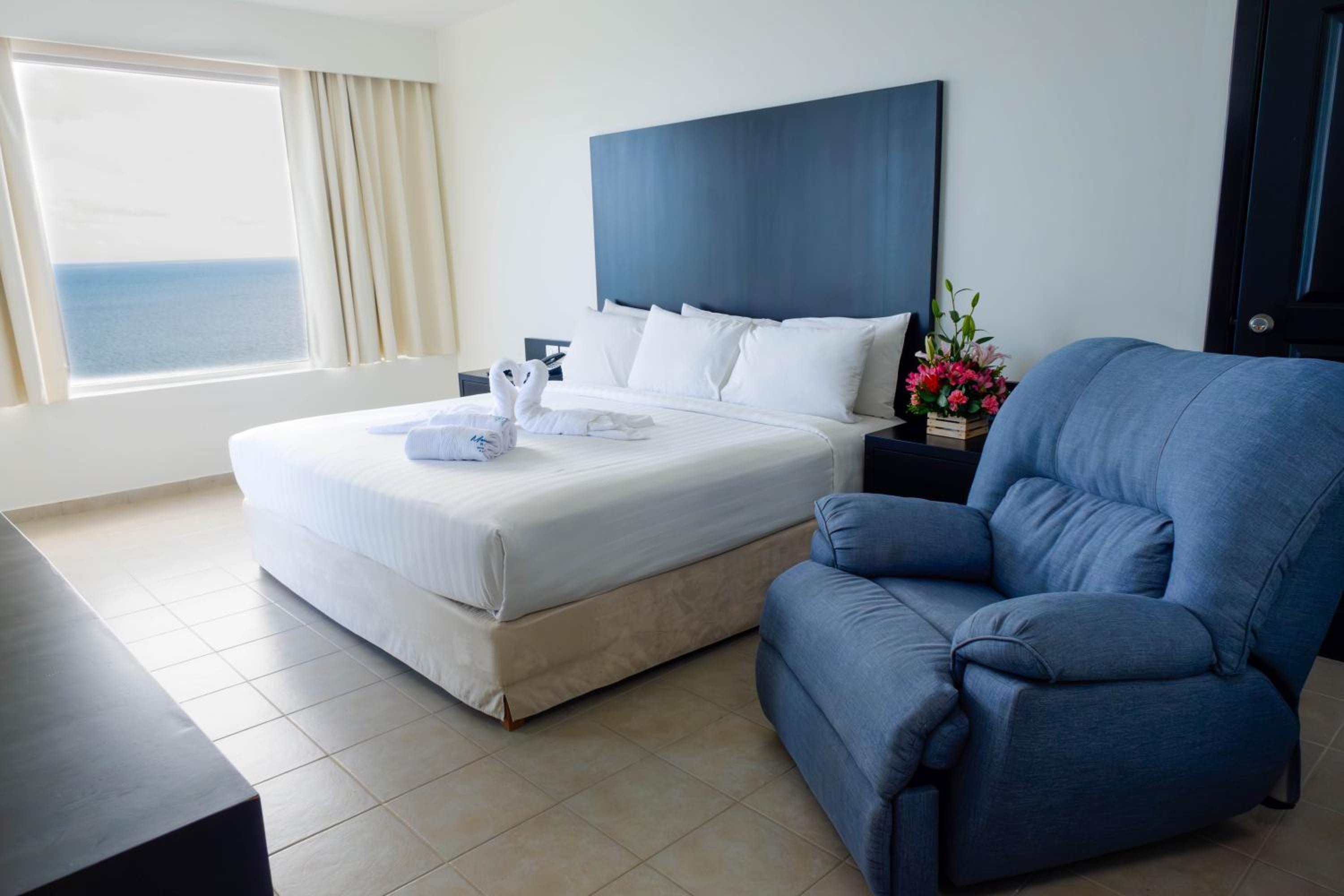 Deluxe Double Room with Balcony and Sea View photo 1