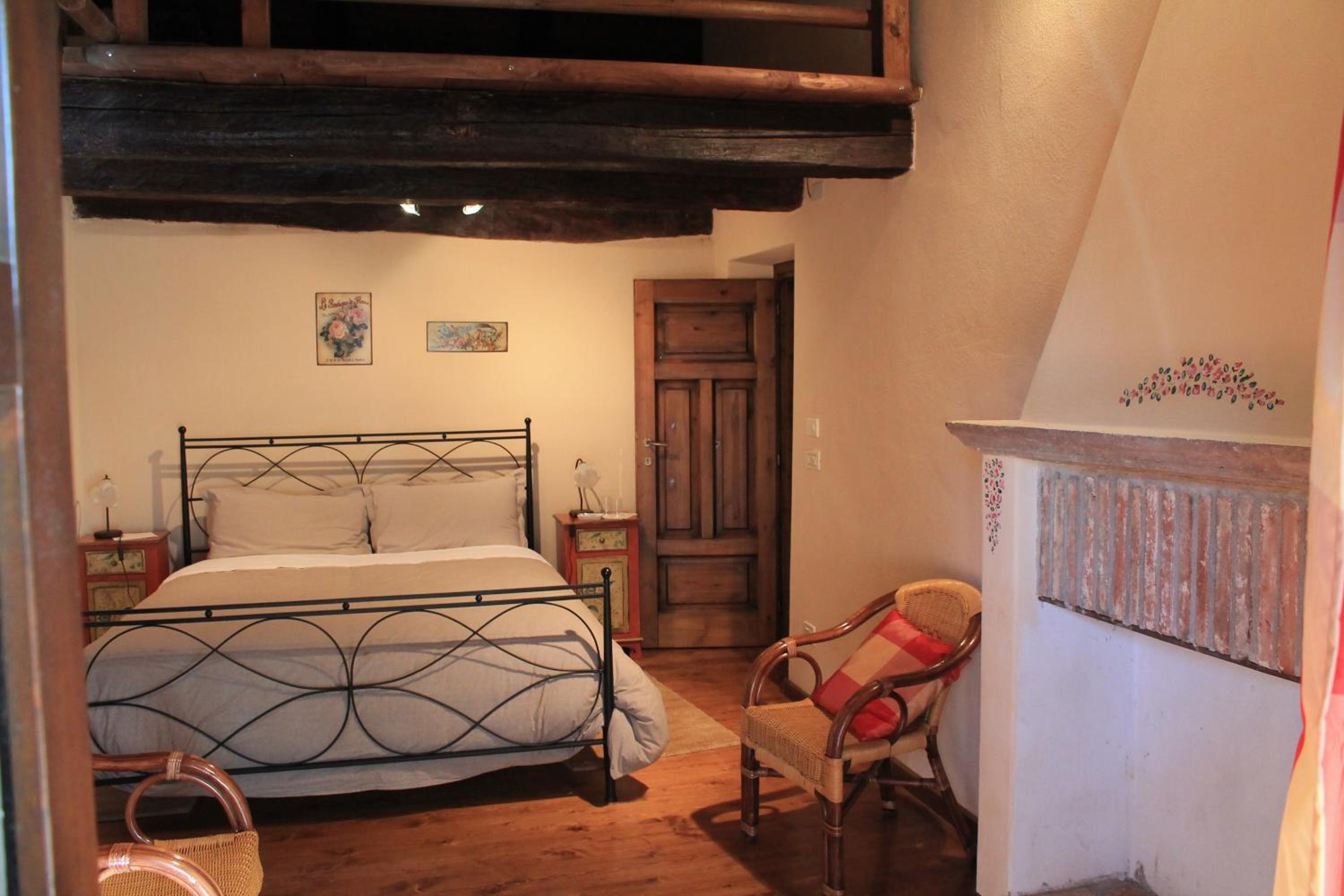 Double Room - Photo 5
