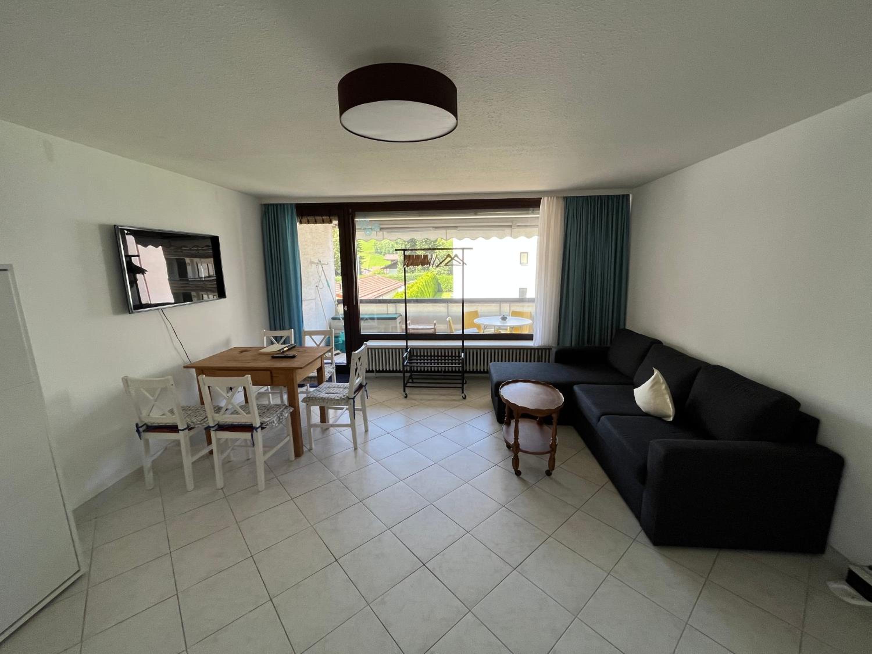 One-Bedroom Apartment - Photo 1