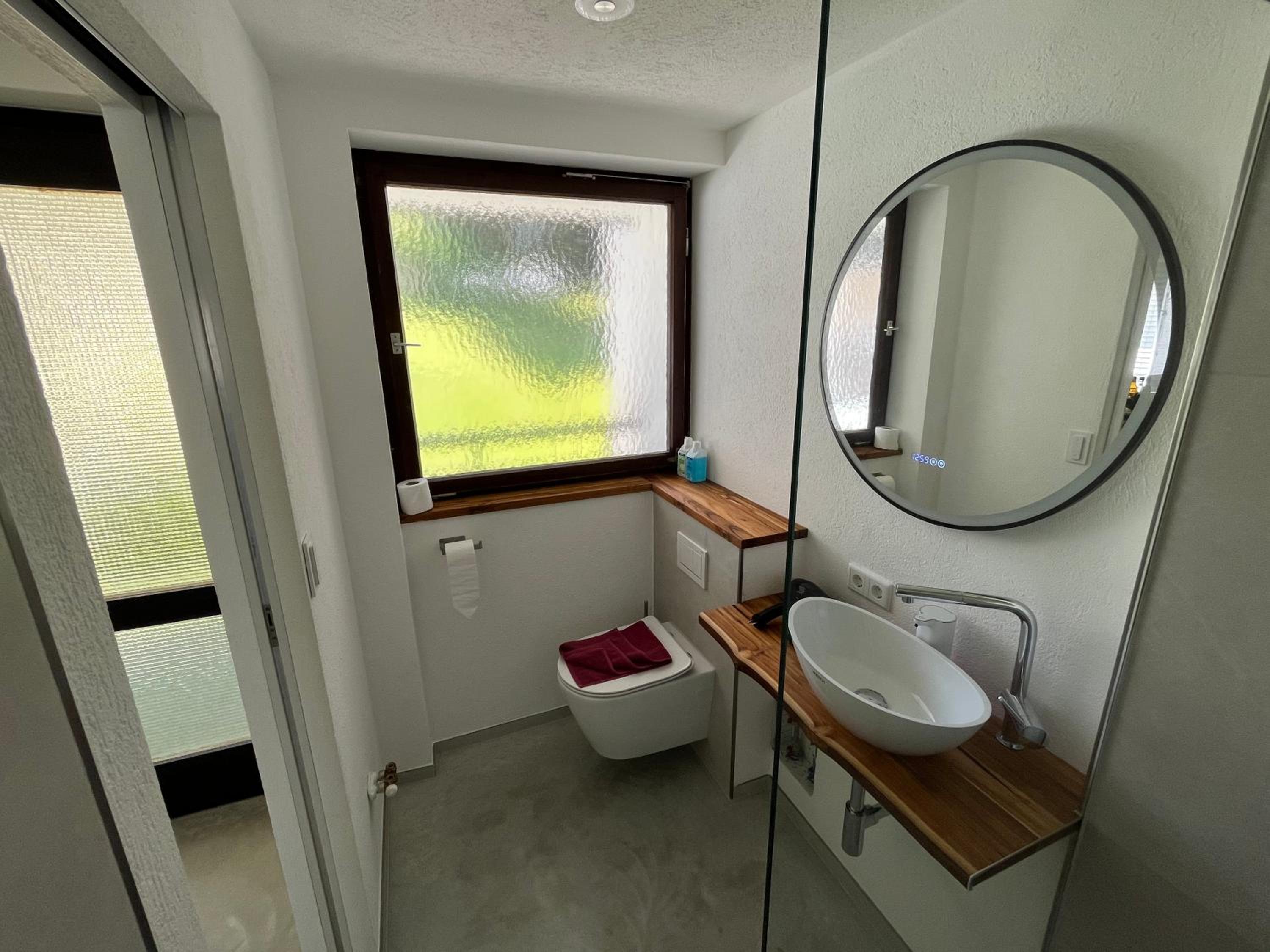 One-Bedroom Apartment - Photo 5