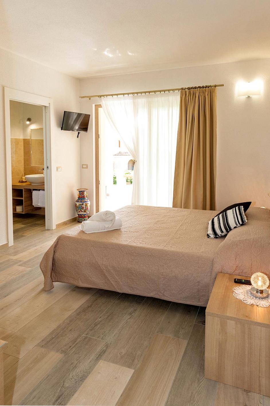 King Room with Garden View