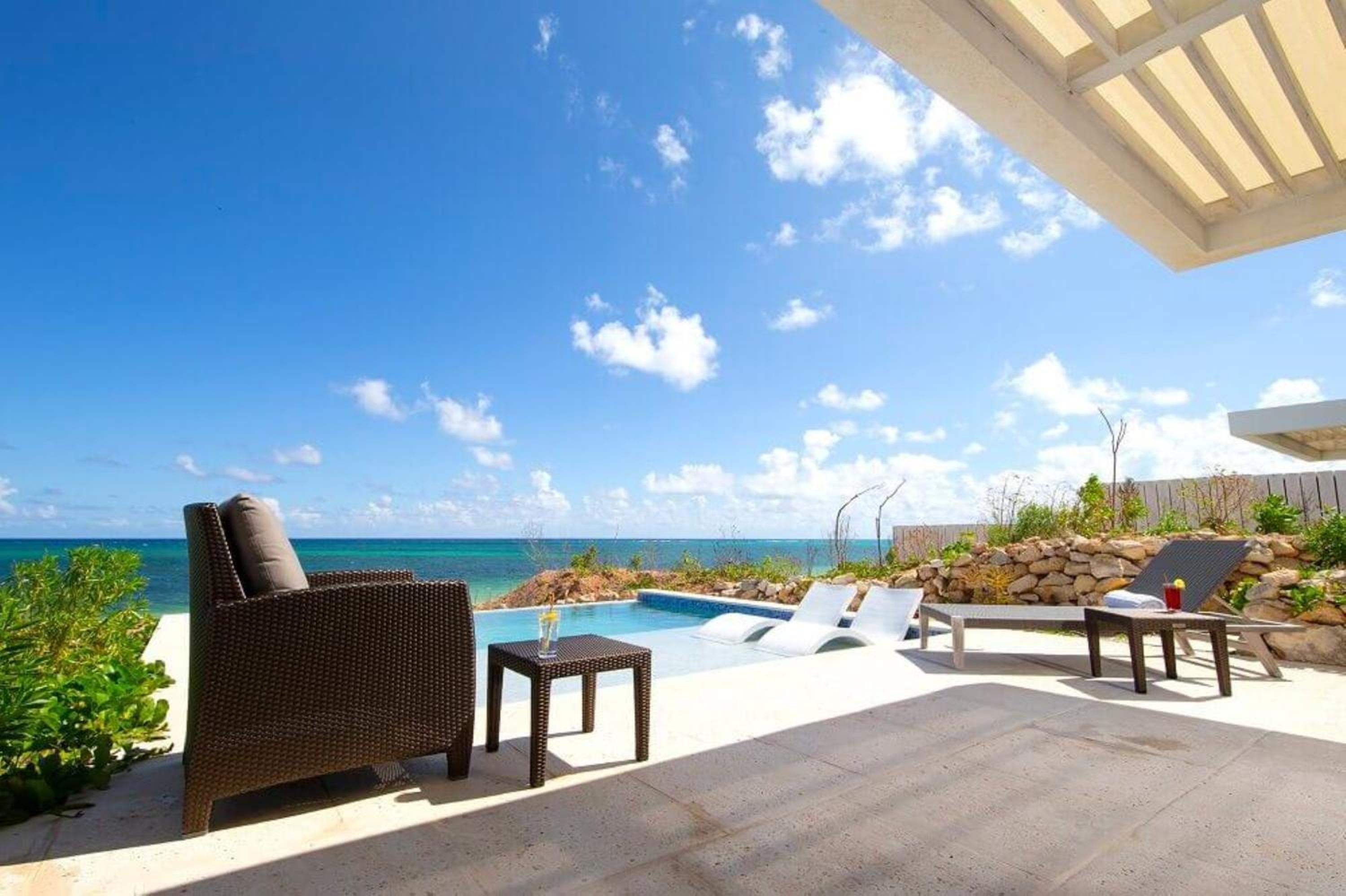 Two Bedroom Beachfront Villa Deluxe photo 2