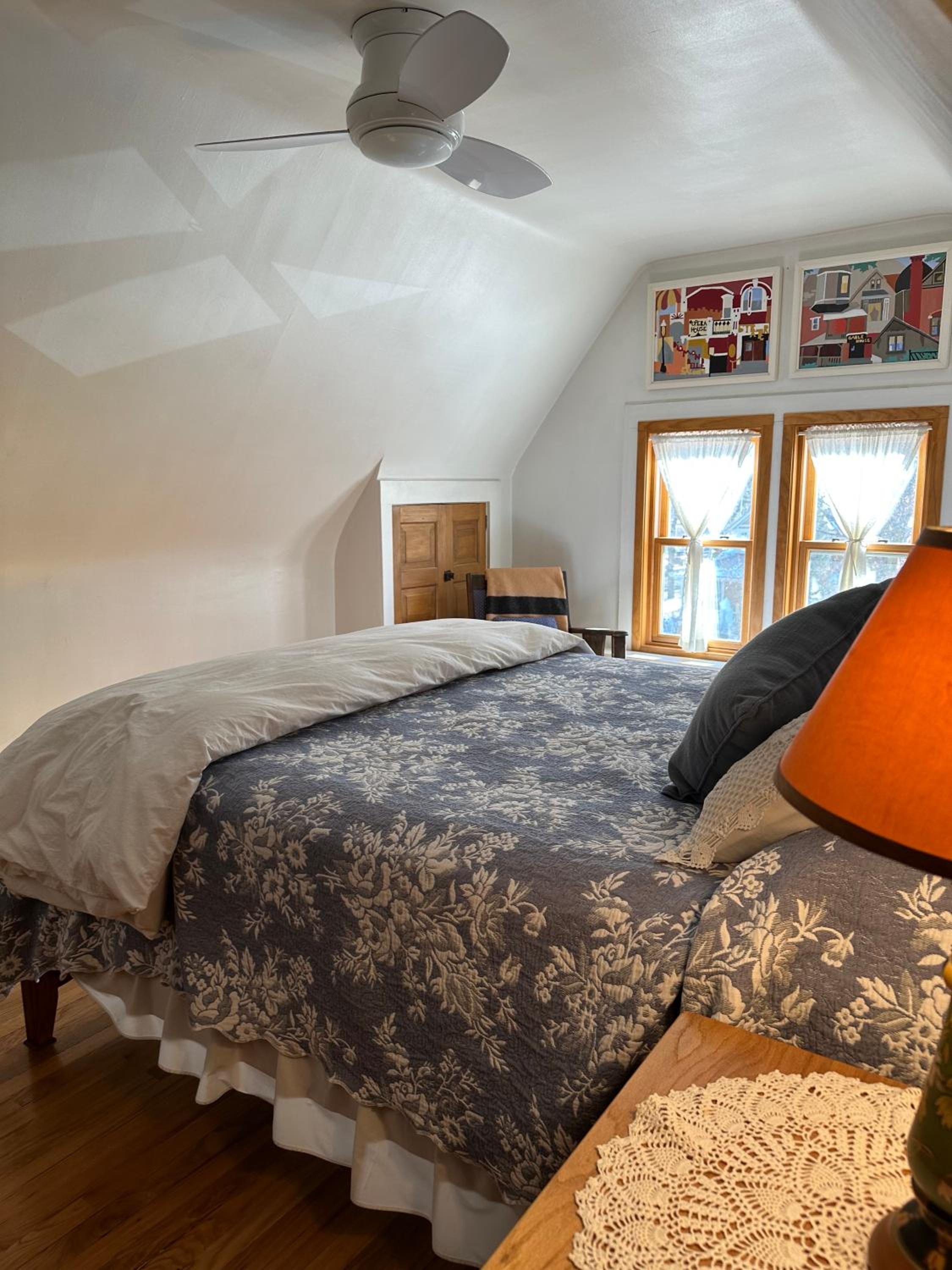 Deluxe Queen Room - Photo 5