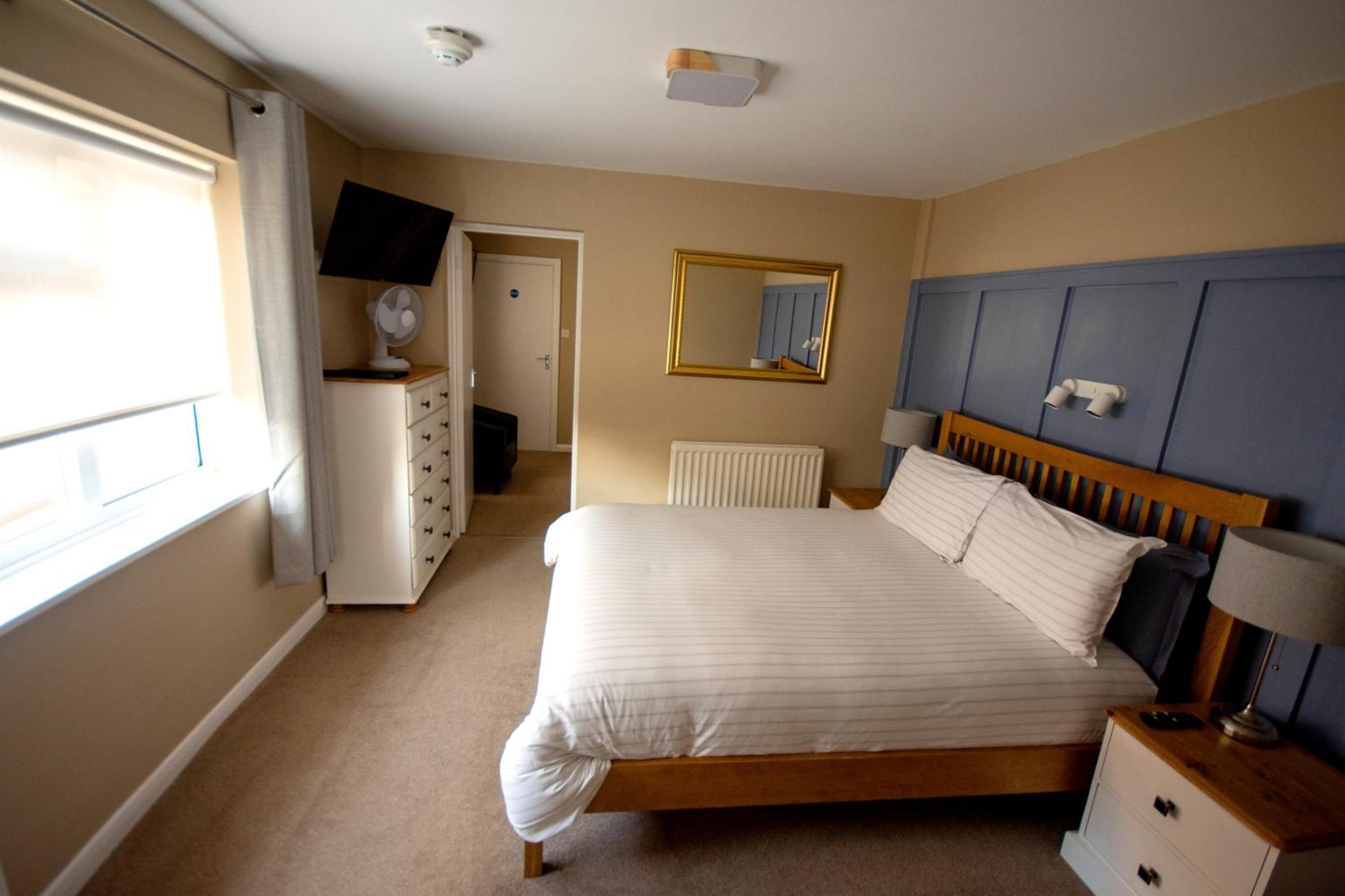 Family Suite with Private Shower - Ground Floor